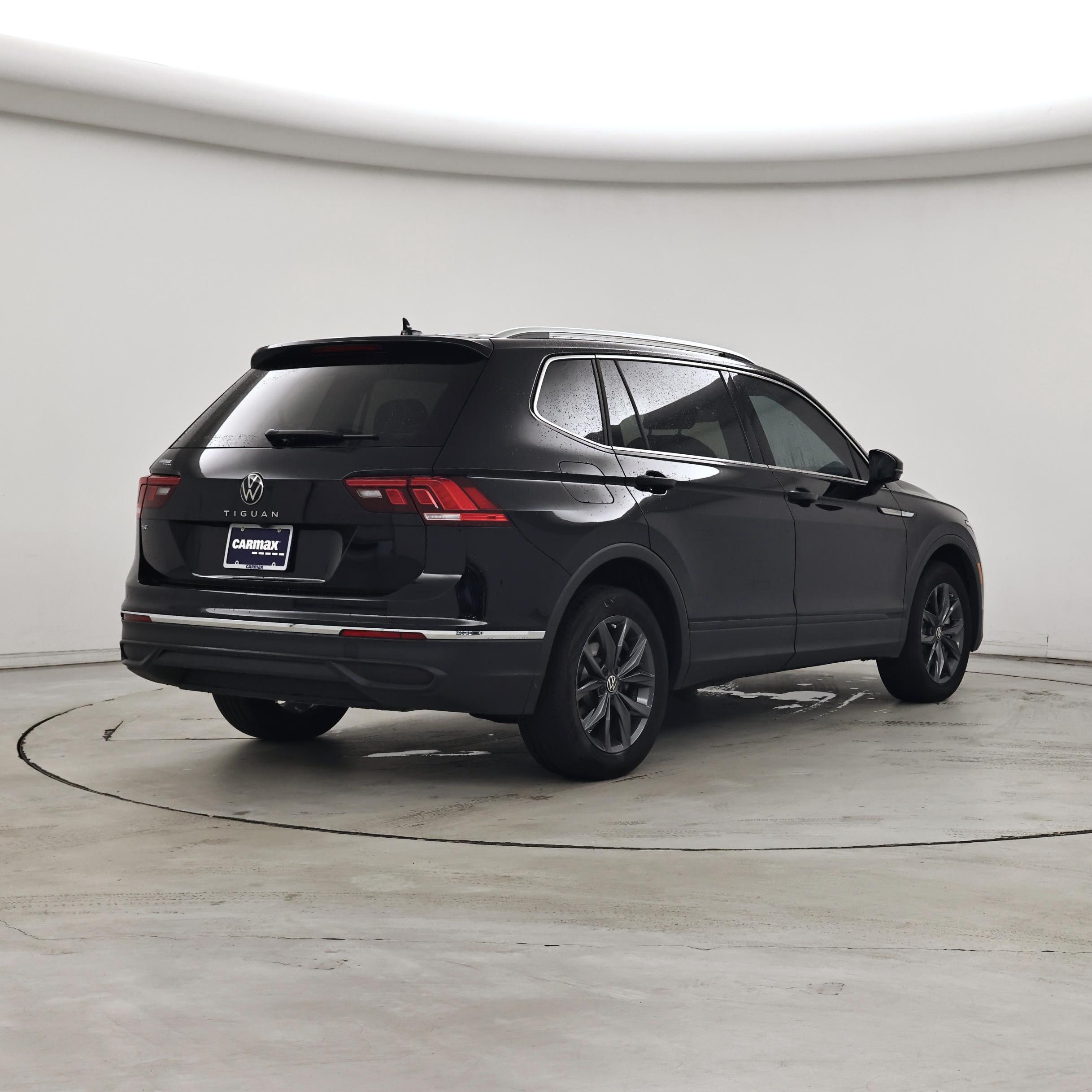 Thumbnail: 2023 Volkswagen Tiguan - 8