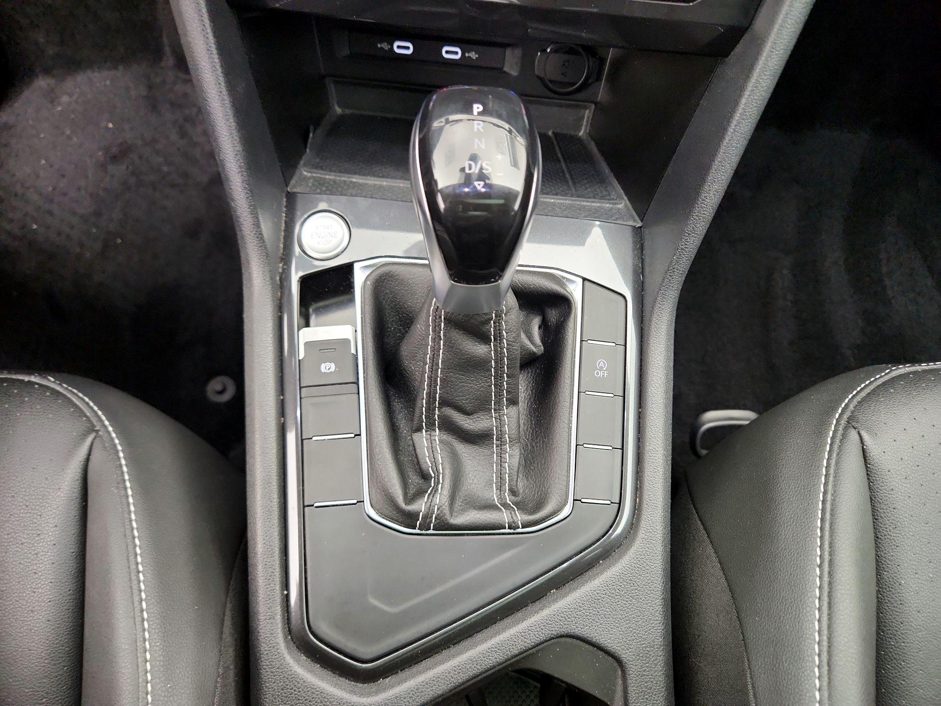 Thumbnail: 2023 Volkswagen Tiguan - 17