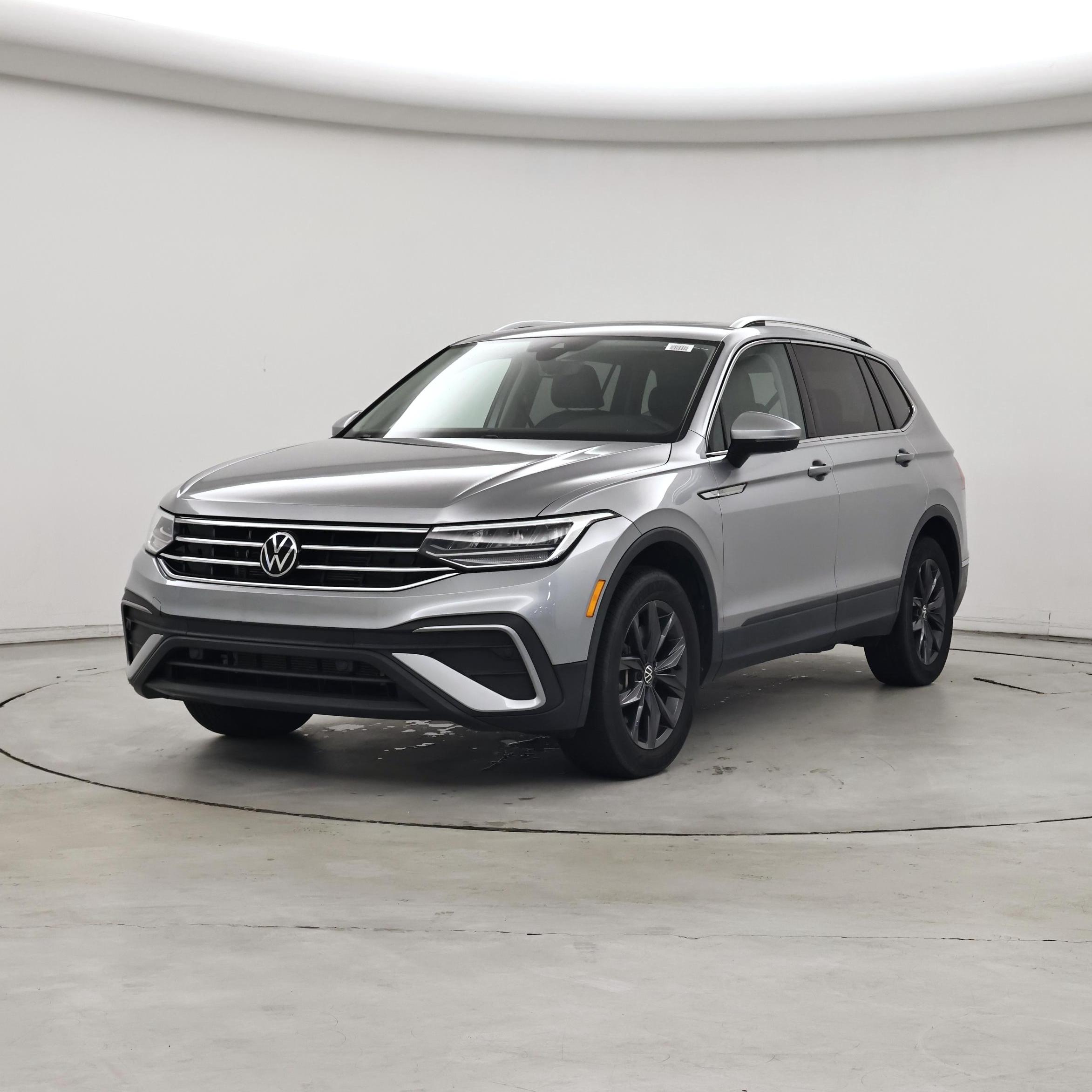 Thumbnail: 2023 Volkswagen Tiguan - 4
