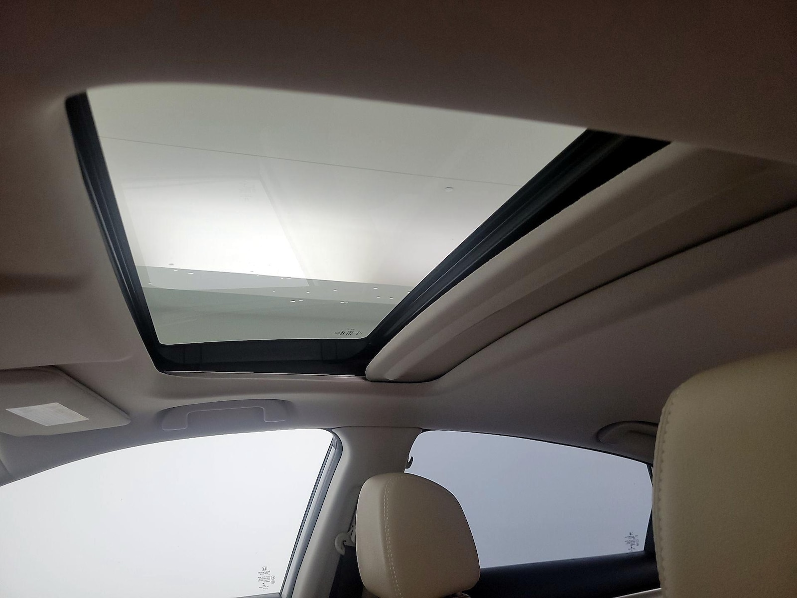 Sunroof(s) & Overhead Airbags