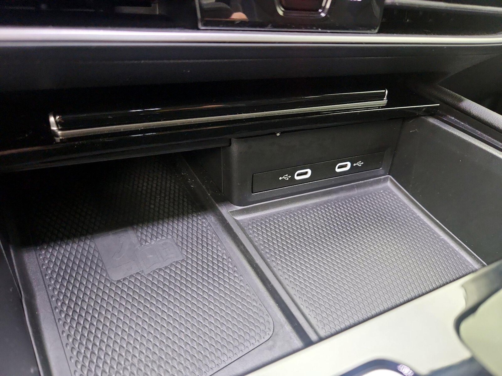 2024 Volkswagen Atlas SE w/Tech - Photo 19