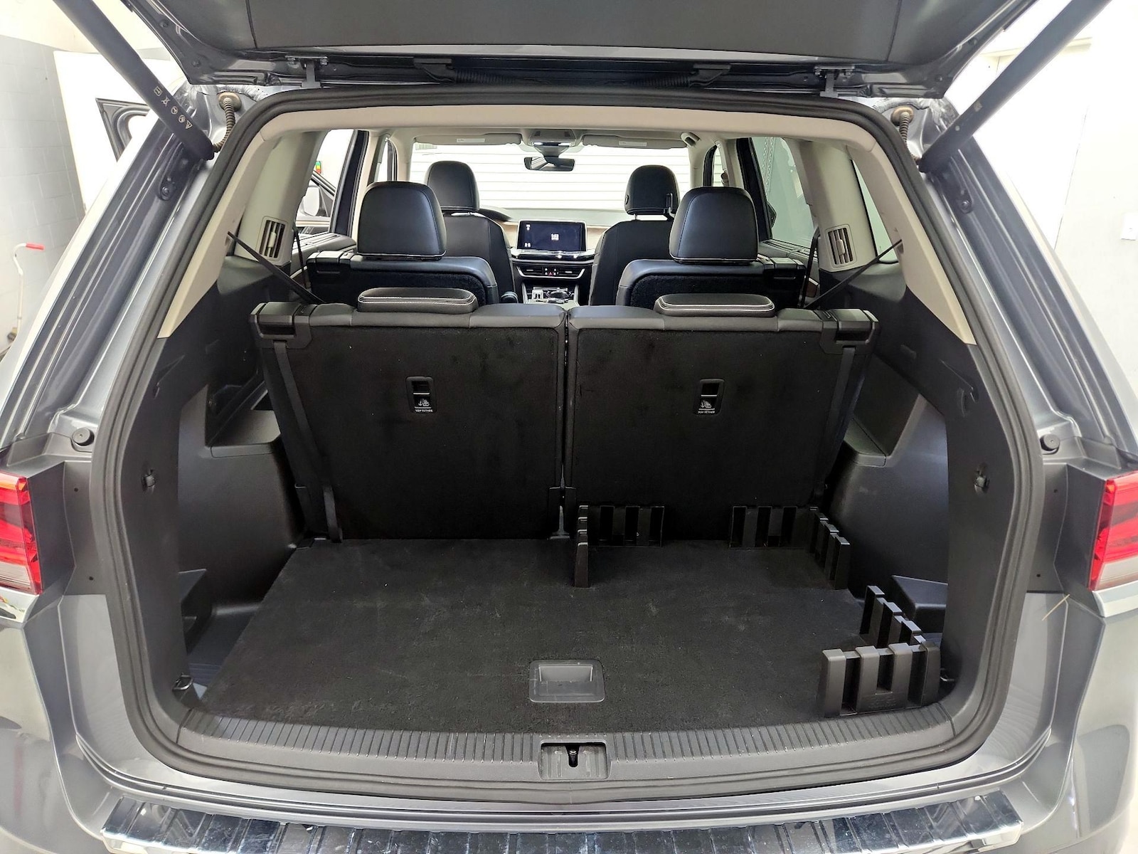 2024 Volkswagen Atlas SE w/Tech - Photo 21