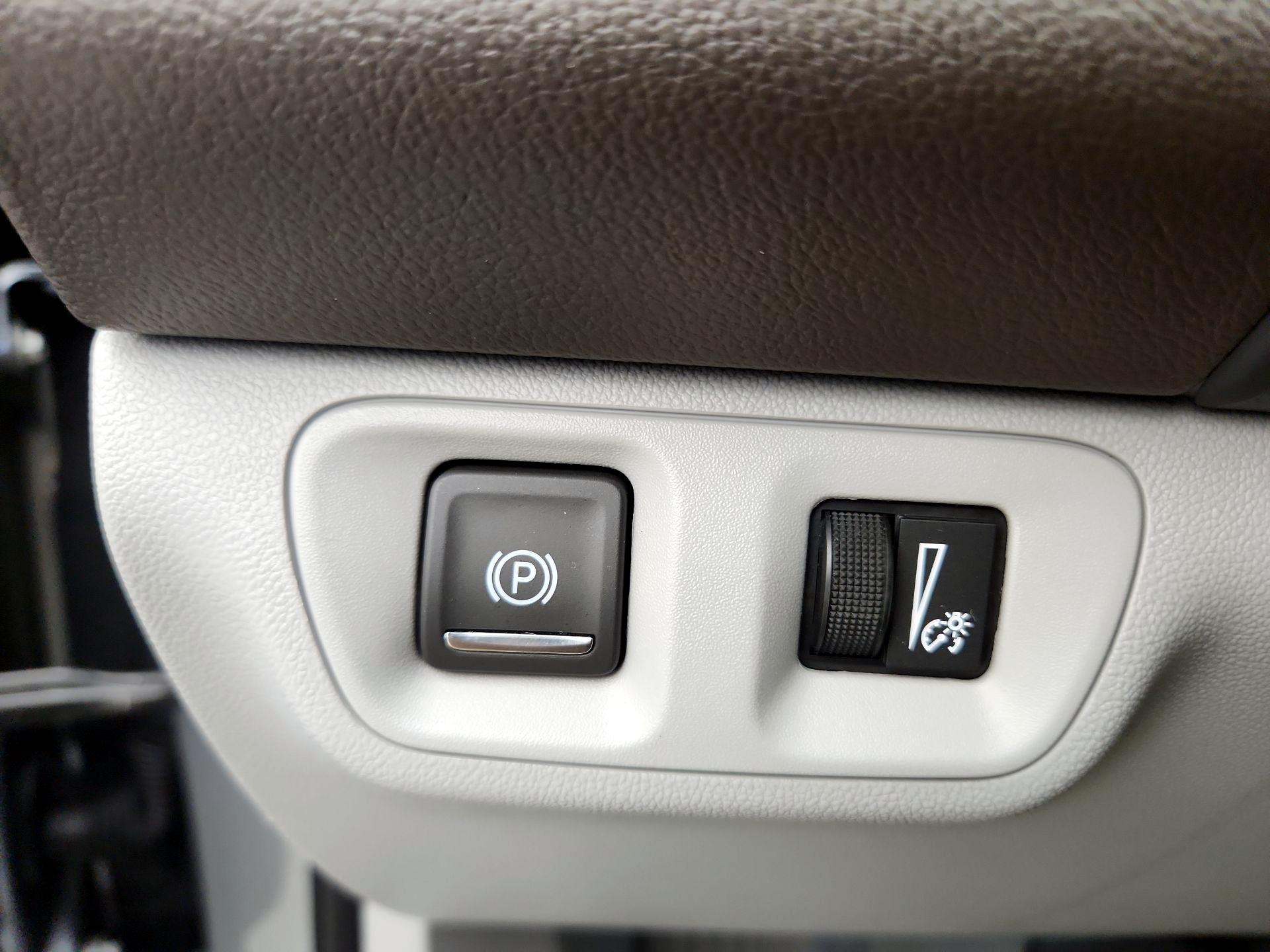 Thumbnail: 2023 GMC Acadia - 13