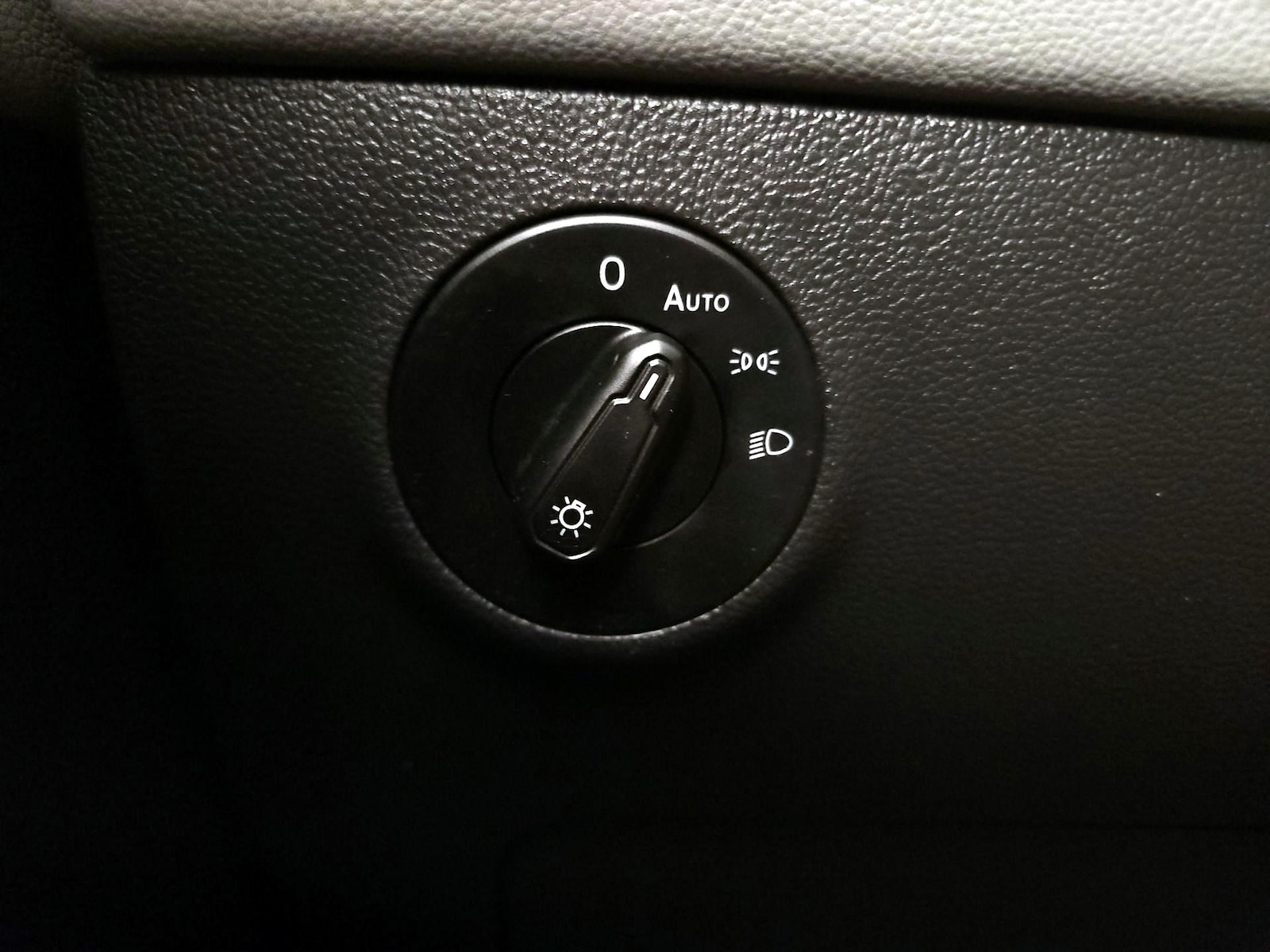 2023 Volkswagen Taos SEL - Photo 14