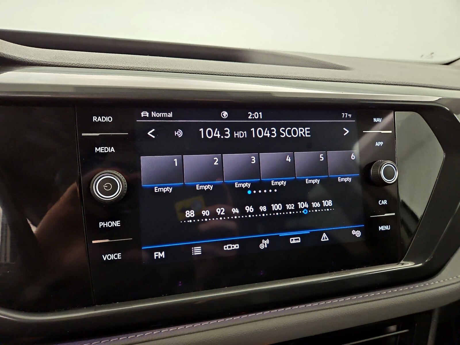 2023 Volkswagen Taos SEL - Photo 17