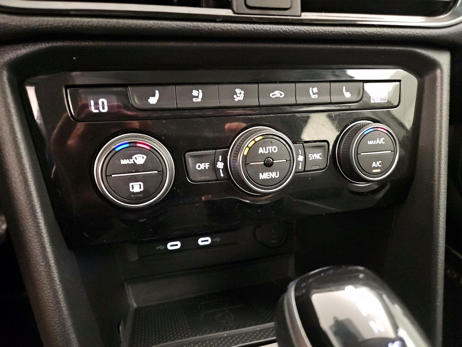 2023 Volkswagen Taos SEL - Photo 18