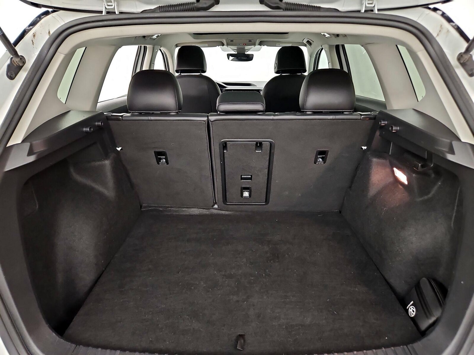 2023 Volkswagen Taos SEL - Photo 23