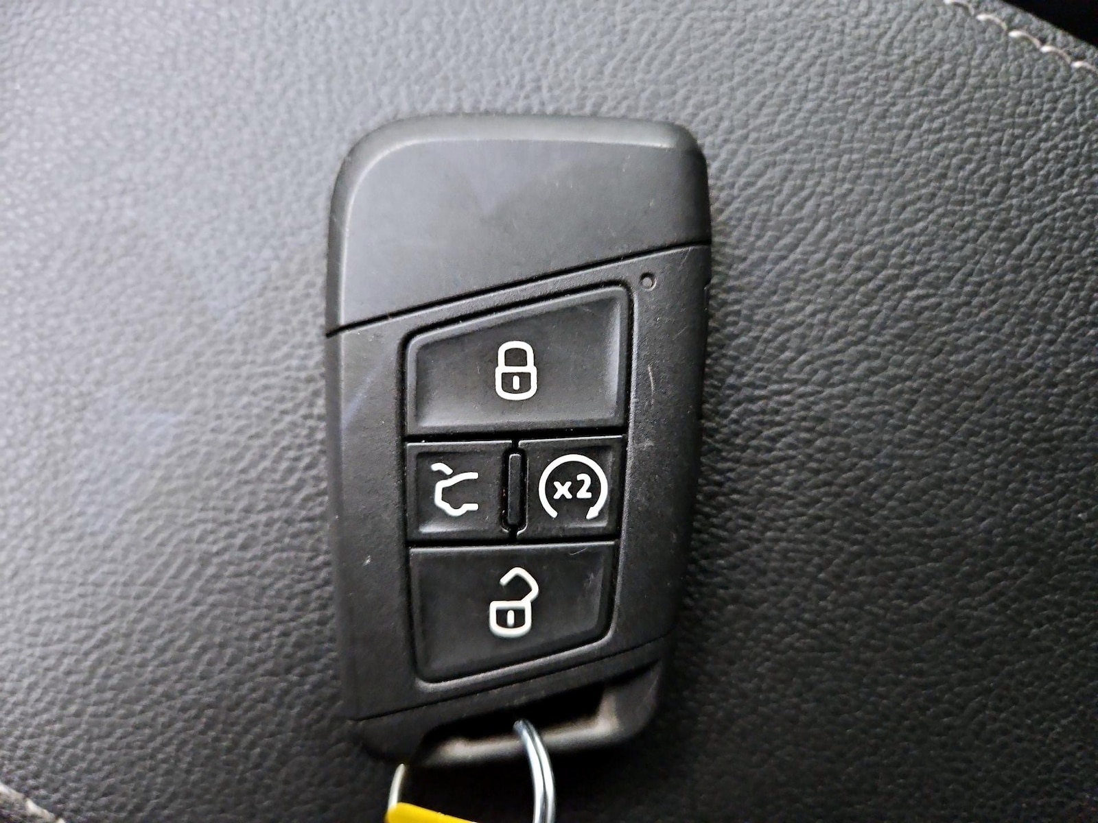 2023 Volkswagen Taos SEL - Photo 25