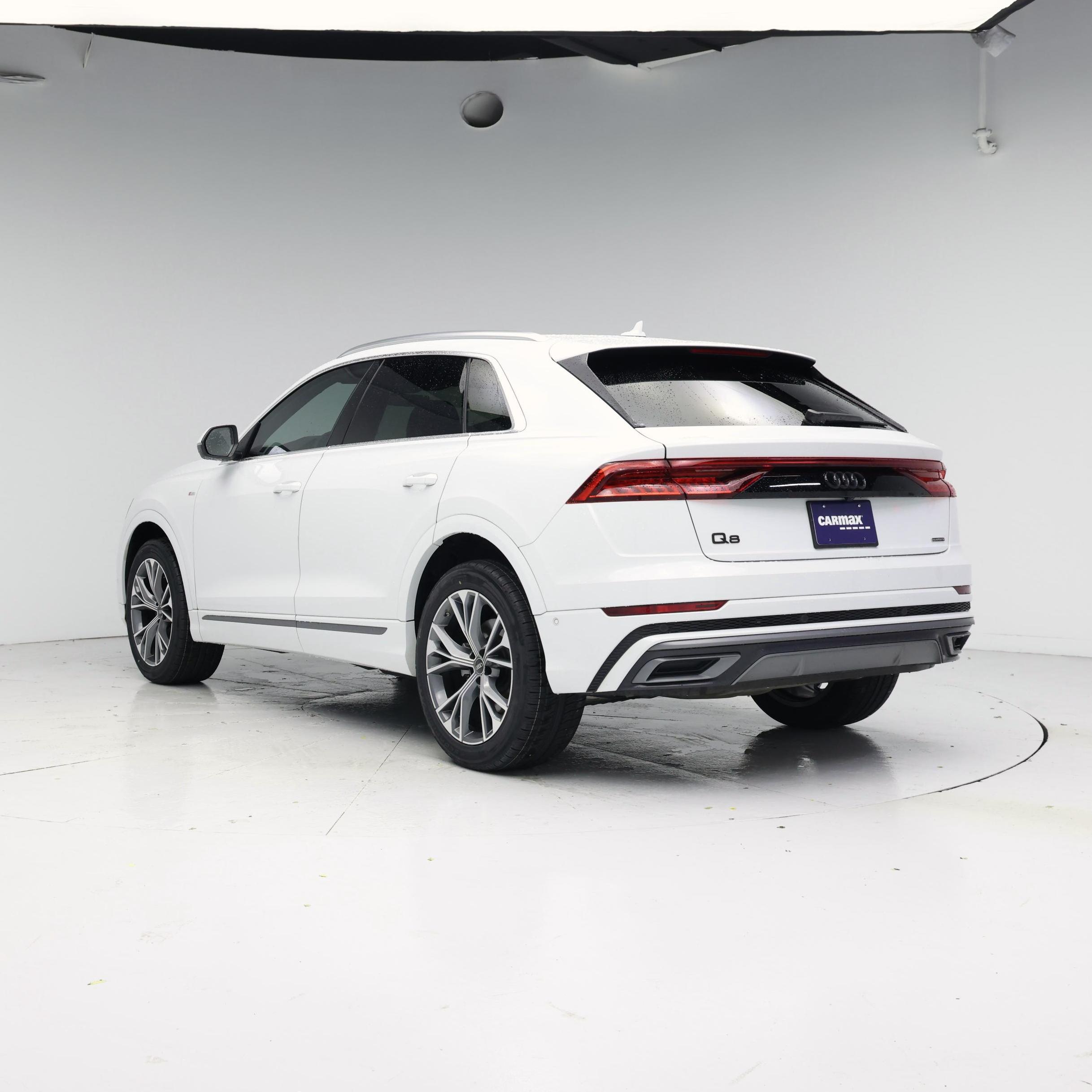 Thumbnail: 2023 Audi Q8 - 2