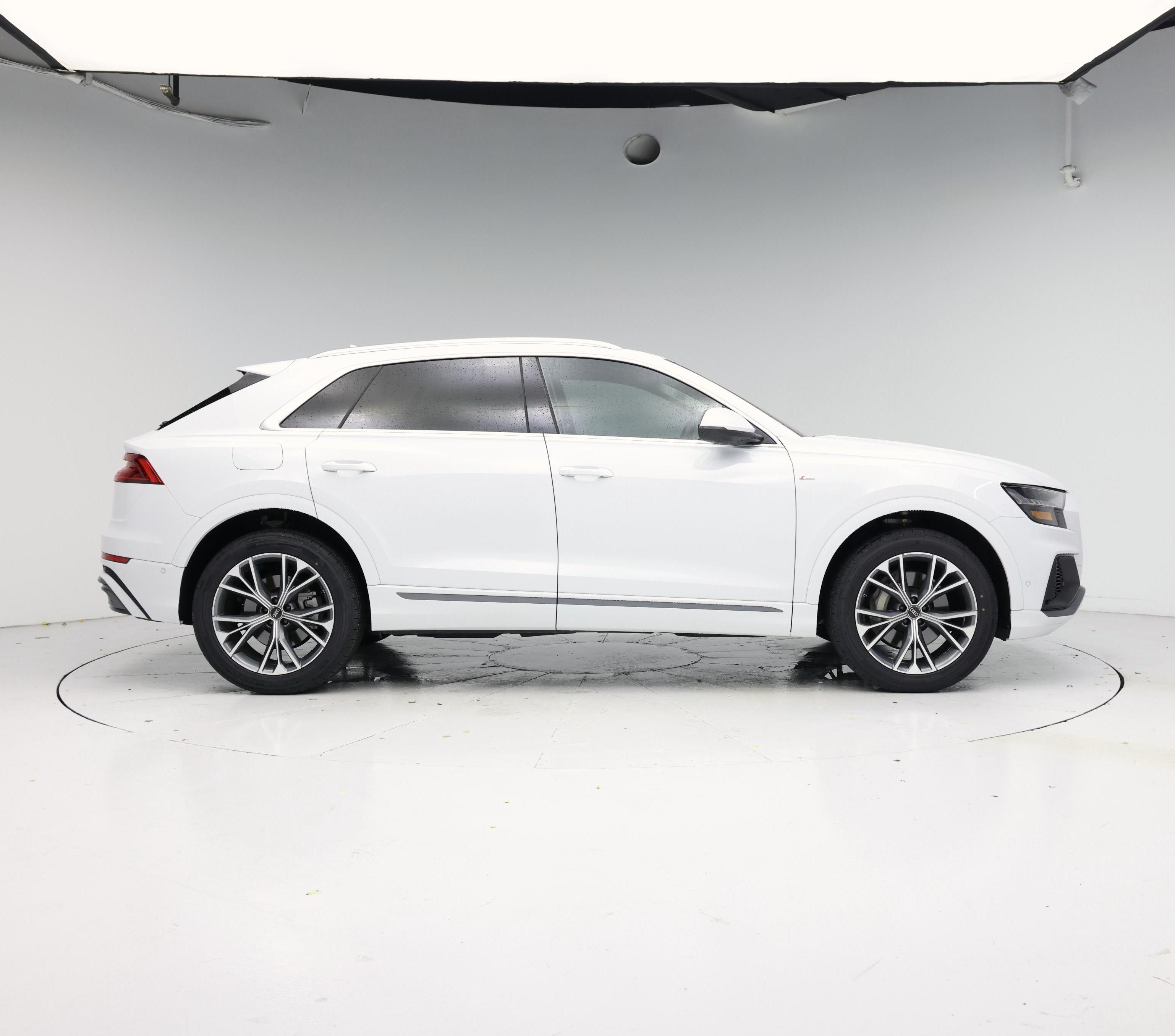Thumbnail: 2023 Audi Q8 - 7