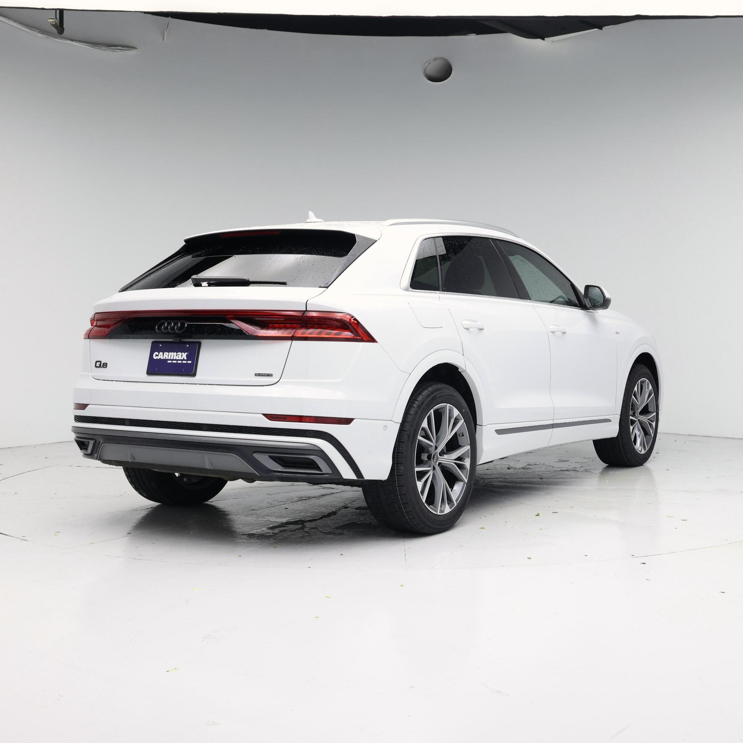Thumbnail: 2023 Audi Q8 - 8