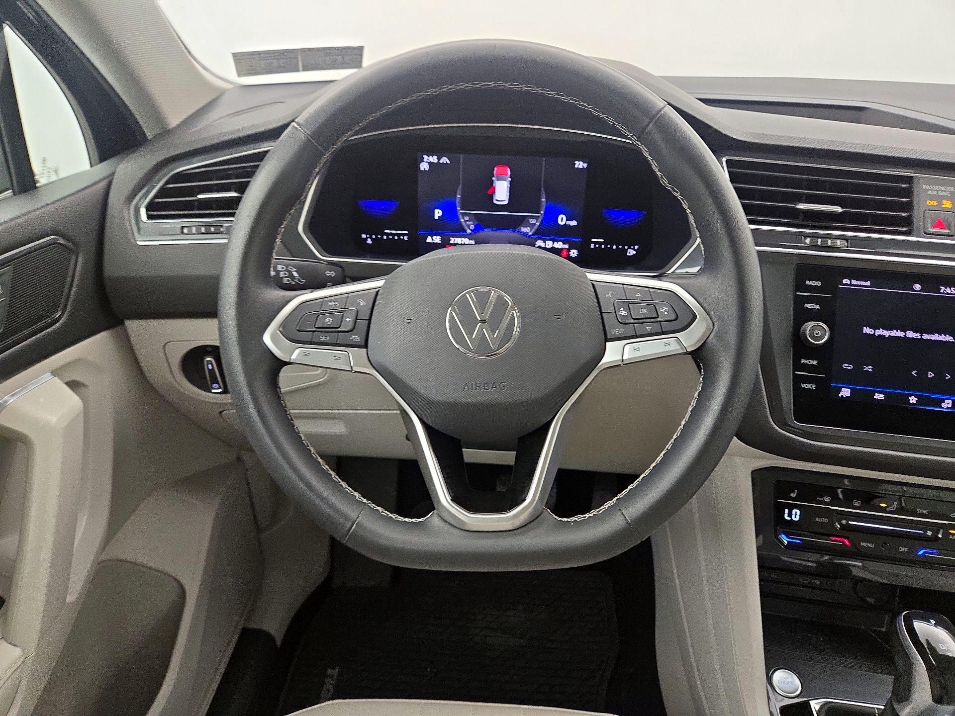 Thumbnail: 2022 Volkswagen Tiguan - 10