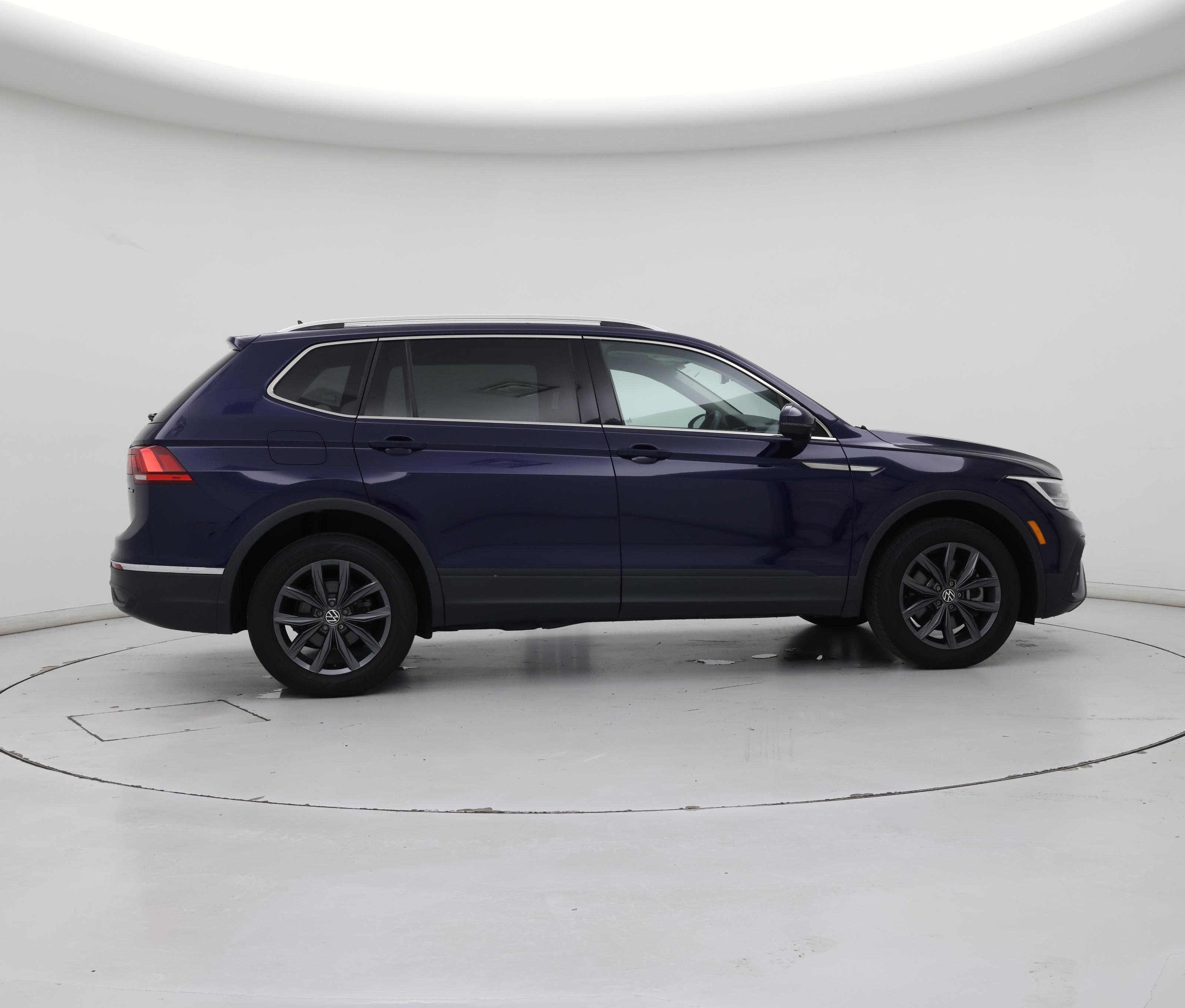 Thumbnail: 2022 Volkswagen Tiguan - 7
