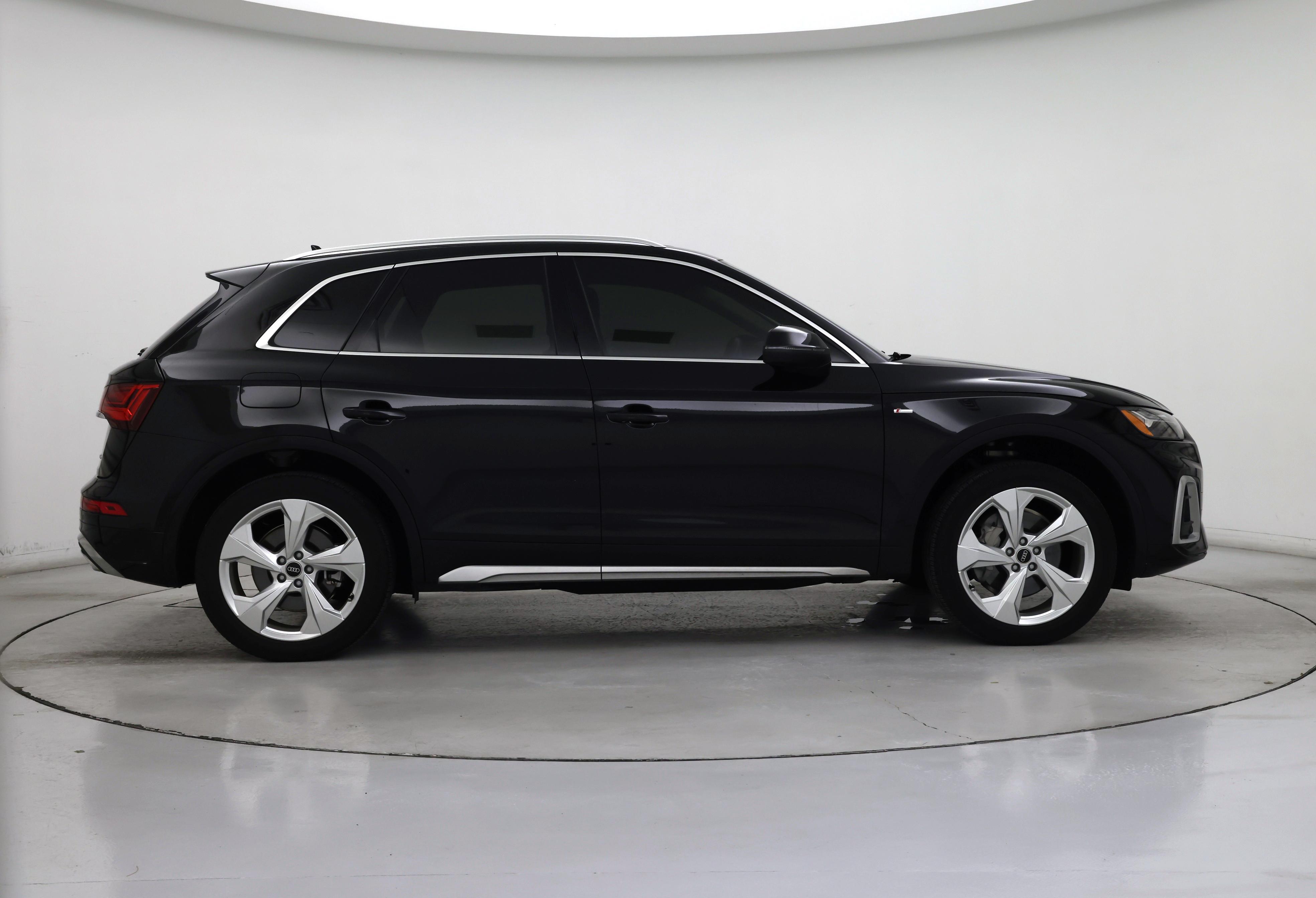 Thumbnail: 2023 Audi Q5 - 7