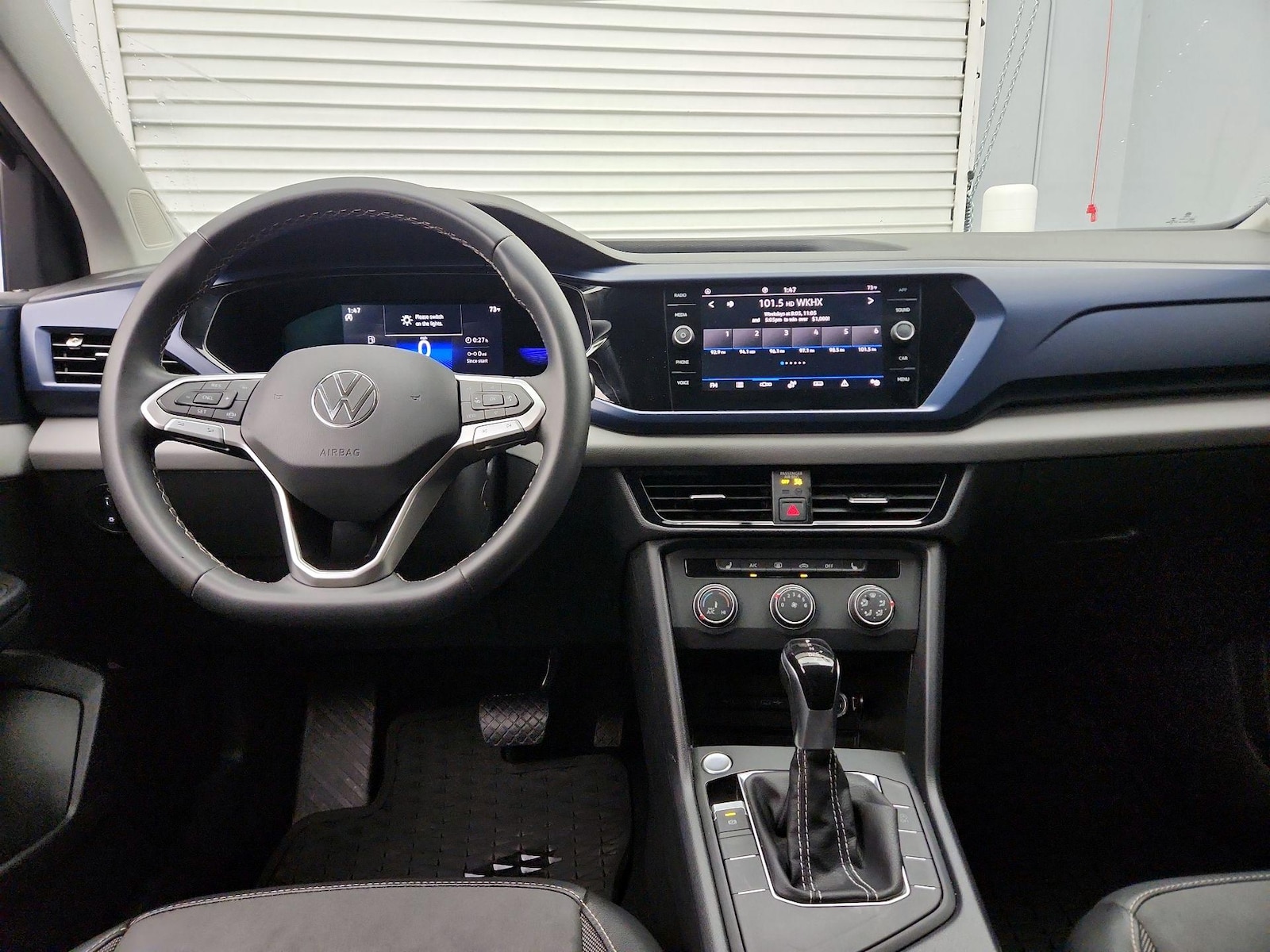 2022 Volkswagen Taos SE - Photo 10