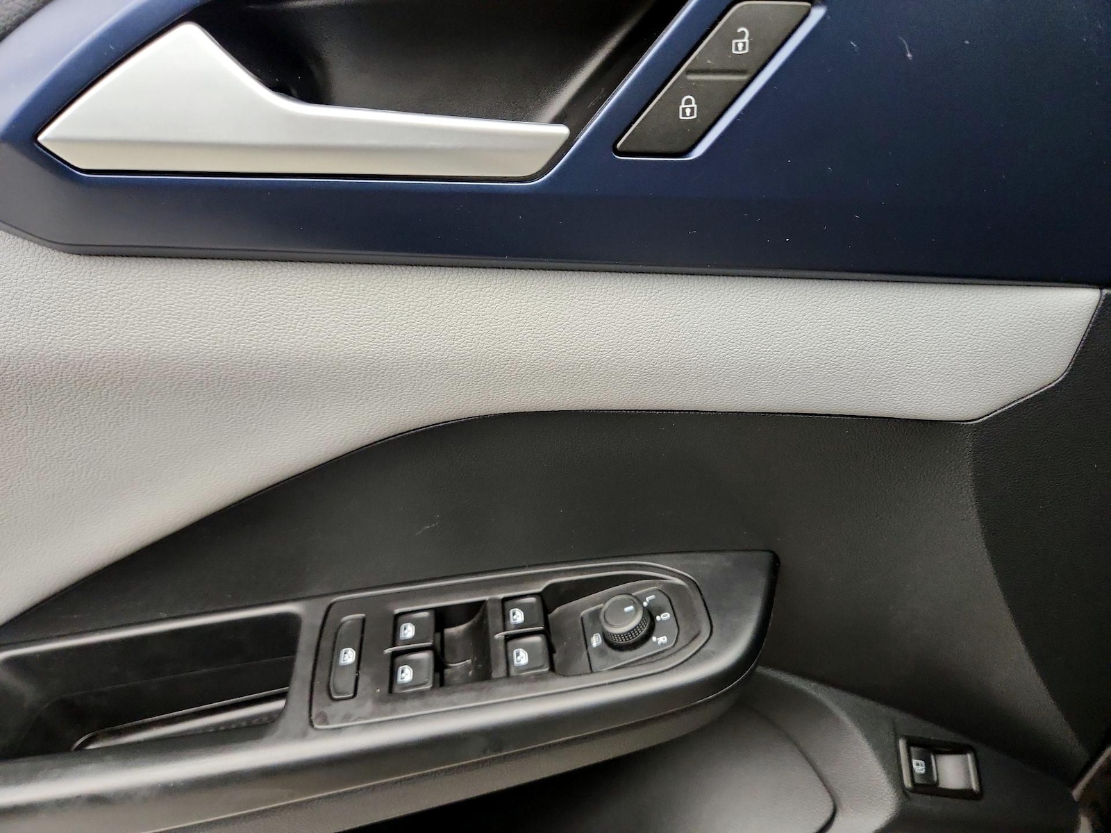 2022 Volkswagen Taos SE - Photo 13