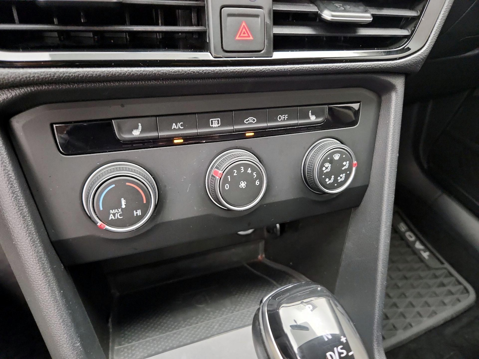 2022 Volkswagen Taos SE - Photo 17
