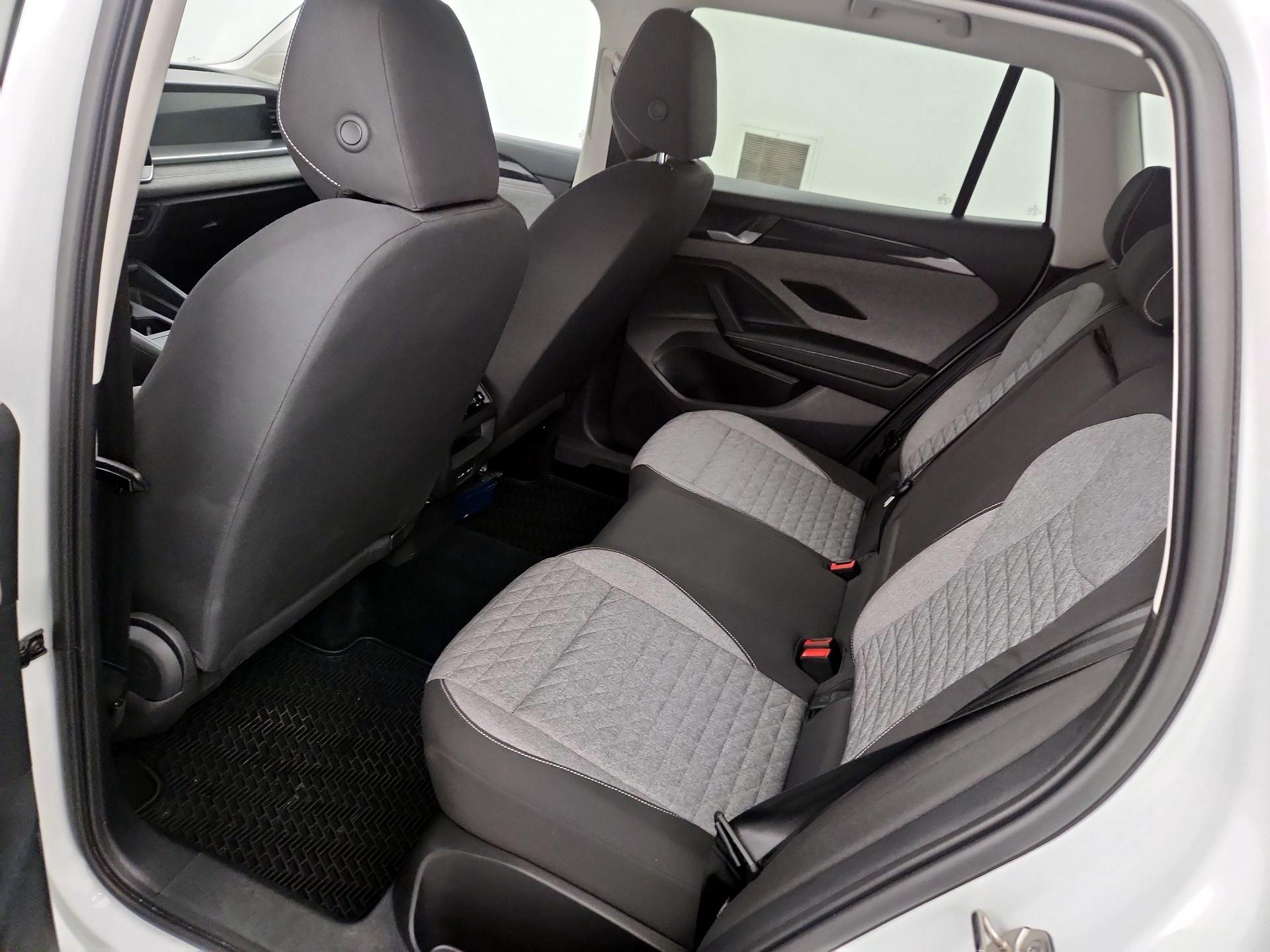 Thumbnail: 2025 Volkswagen Tiguan - 18