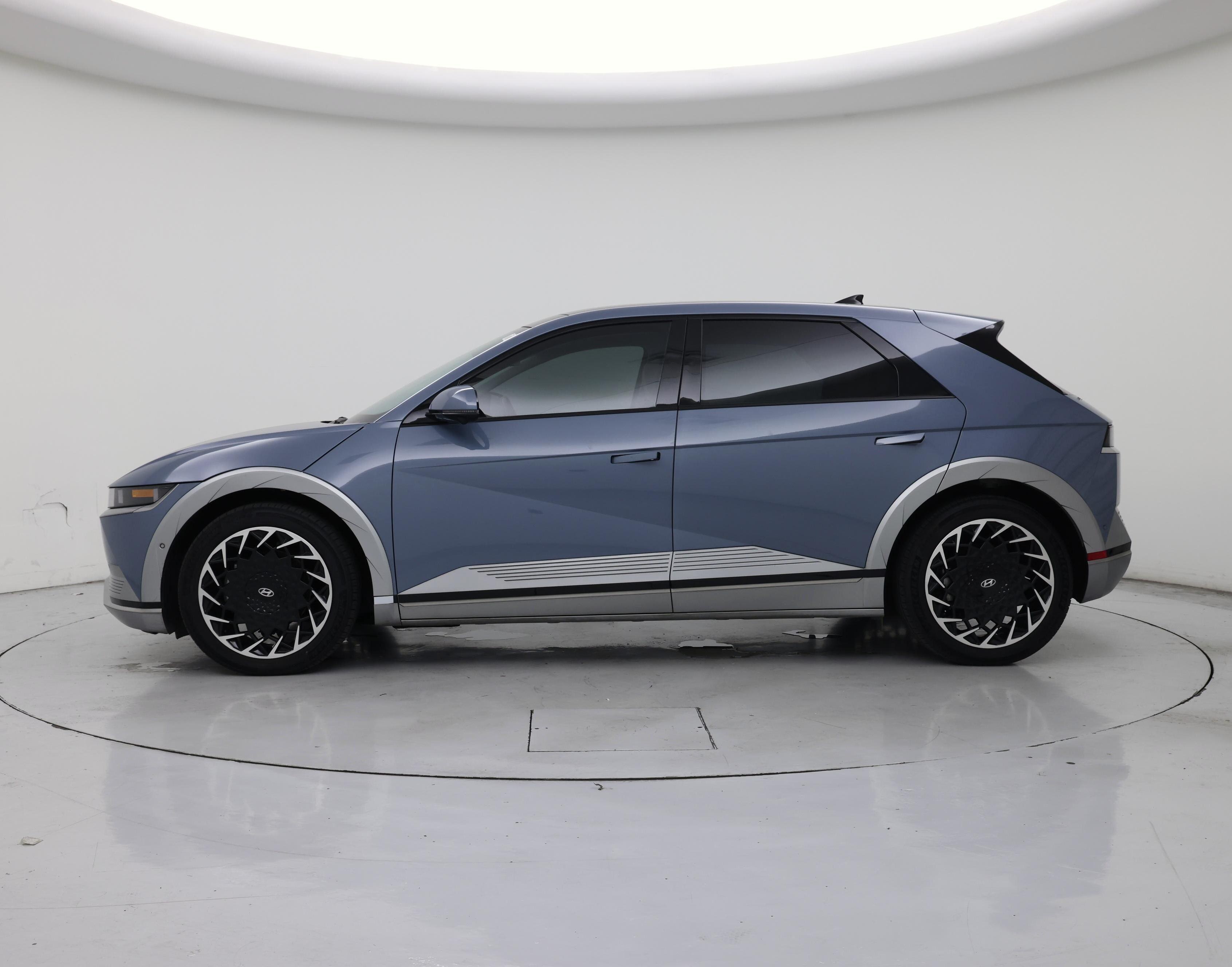 Thumbnail: 2024 Hyundai Ioniq 5 - 3