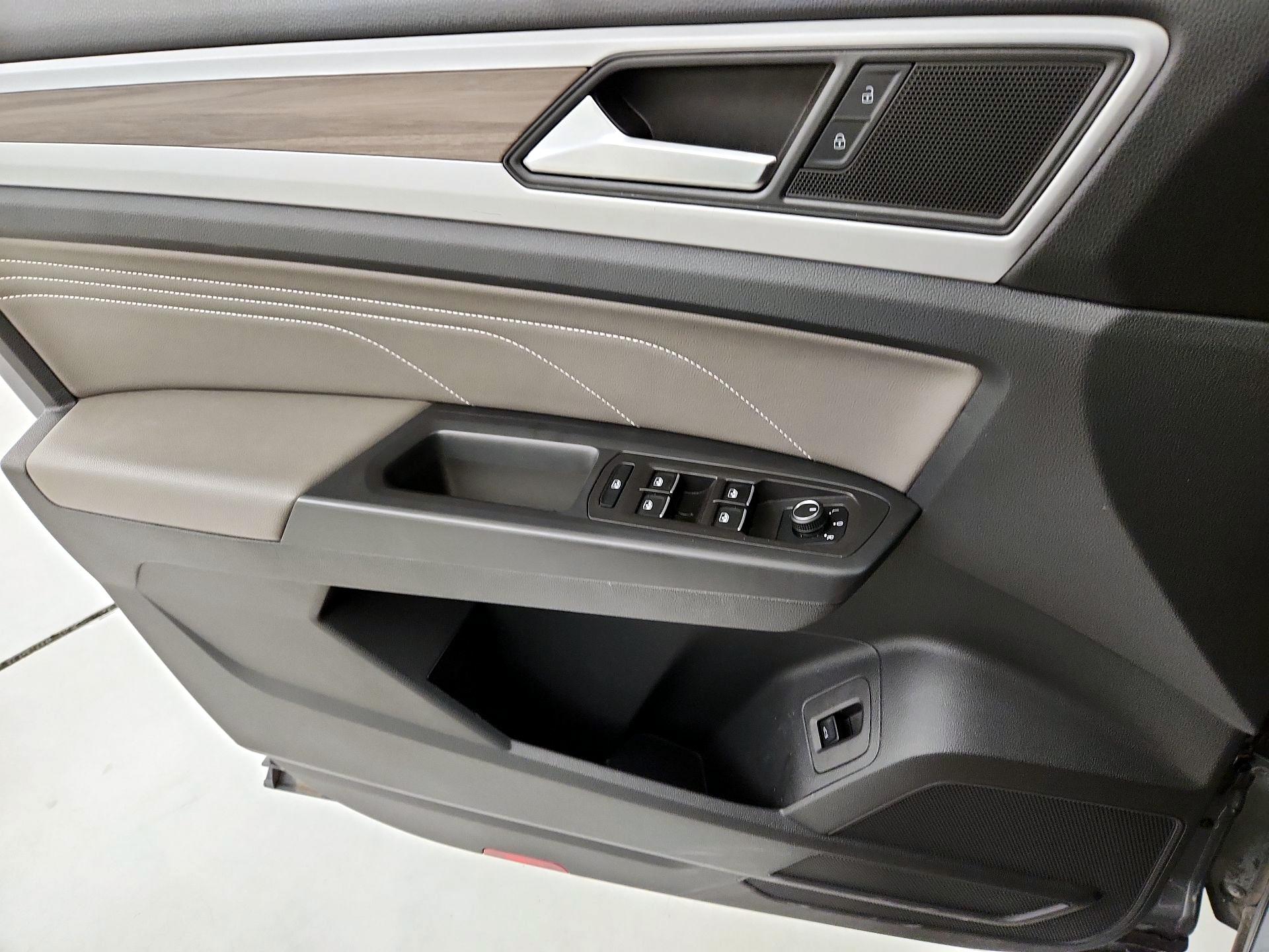 Thumbnail: 2023 Volkswagen Atlas - 12