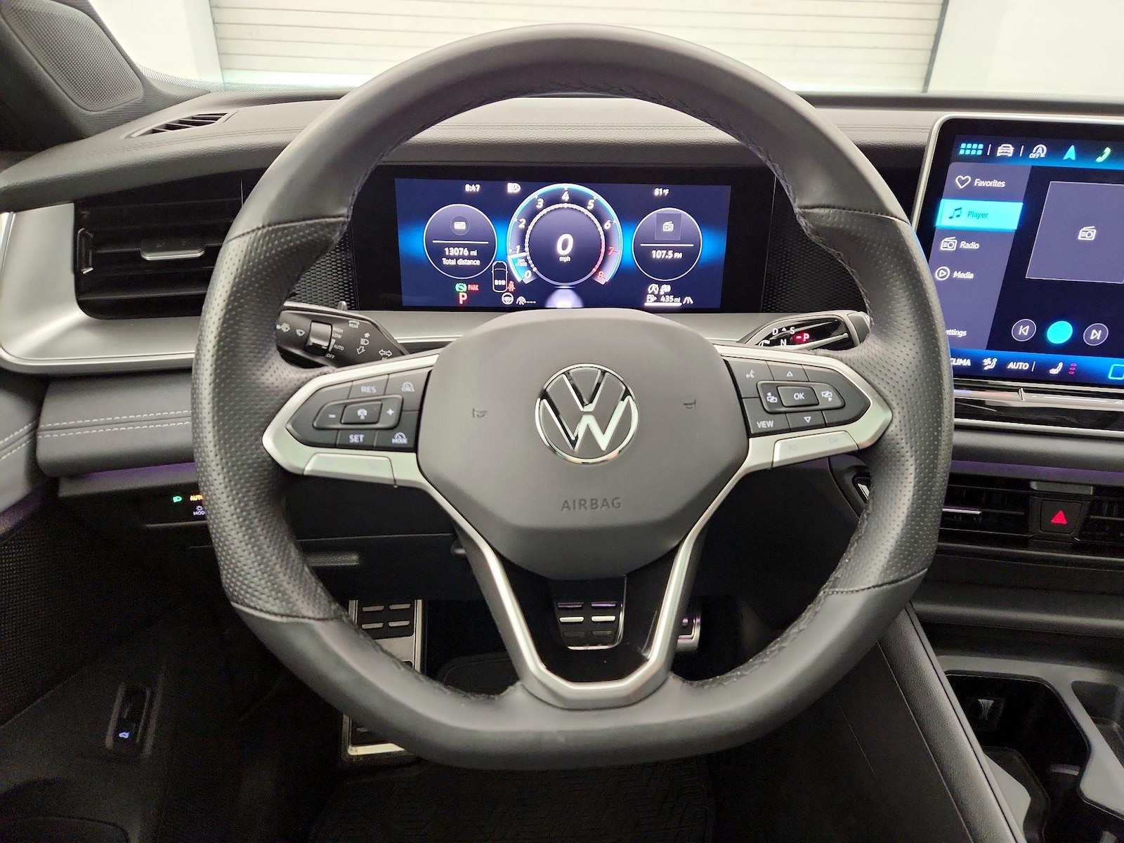 2025 Volkswagen Tiguan SE R-LINE BLACK - Photo 11