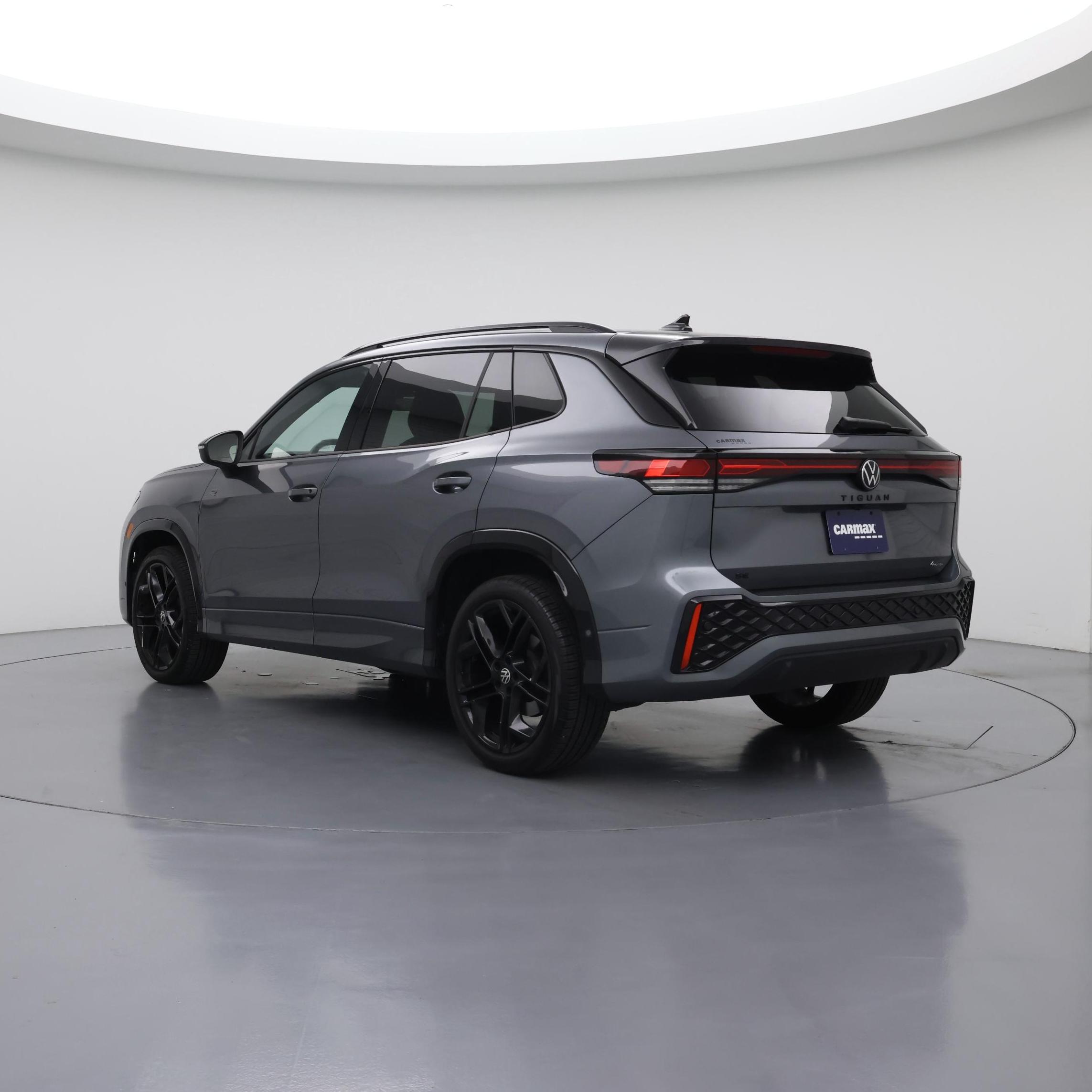 Thumbnail: 2025 Volkswagen Tiguan - 2