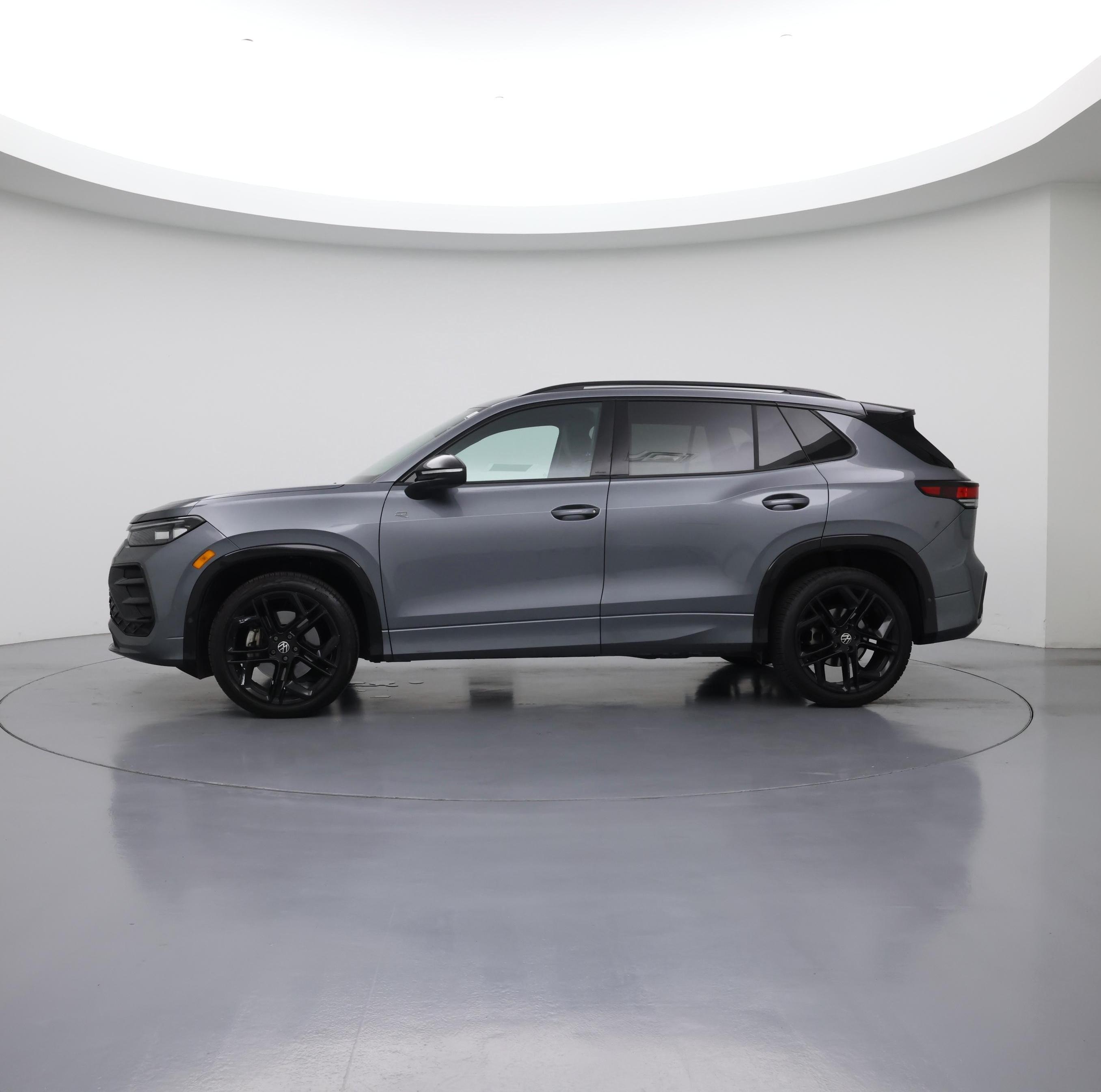 Thumbnail: 2025 Volkswagen Tiguan - 3