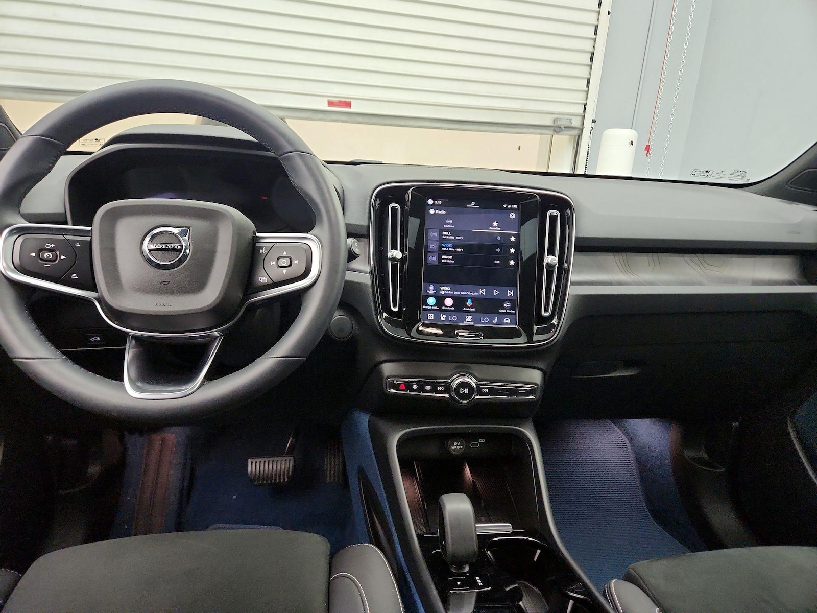 2023 Volvo XC40 Ultimate - Photo 10