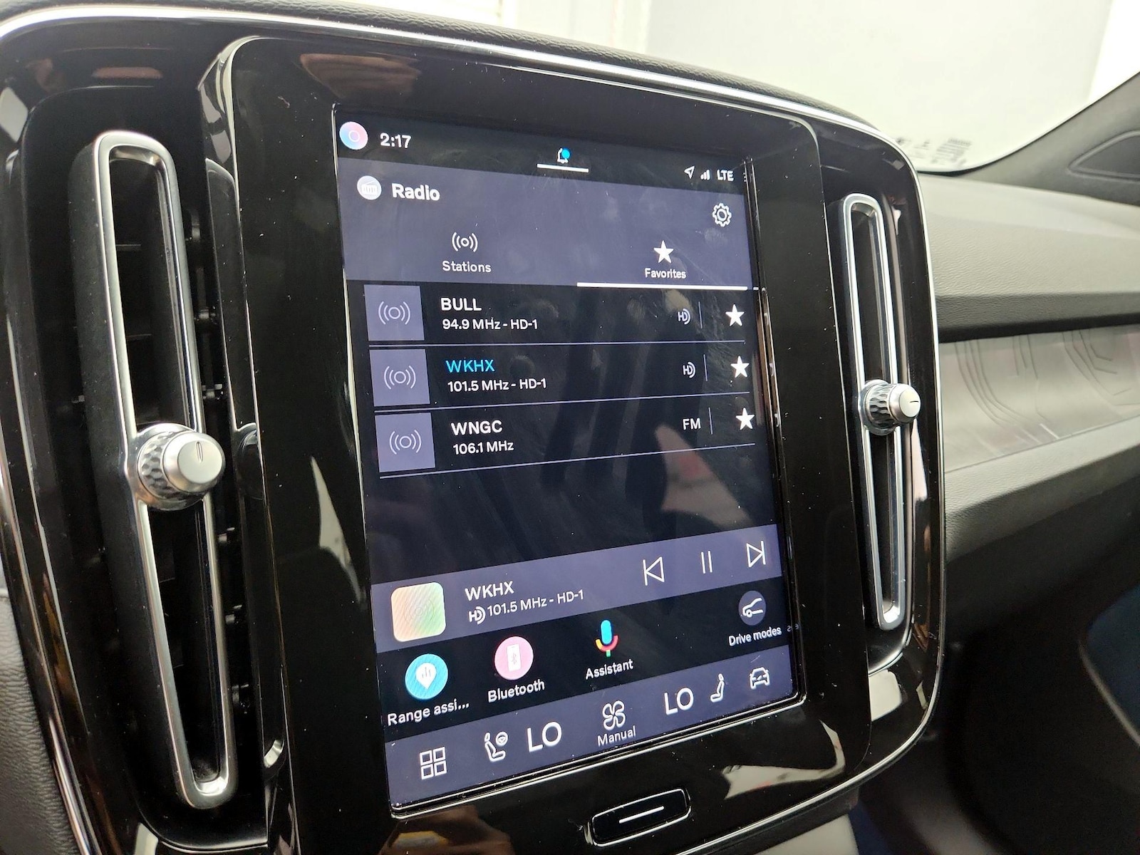 2023 Volvo XC40 Ultimate - Photo 16