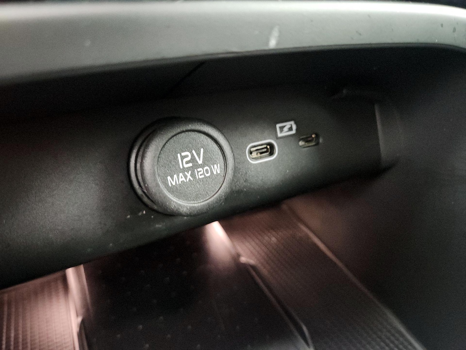 2023 Volvo XC40 Ultimate - Photo 19