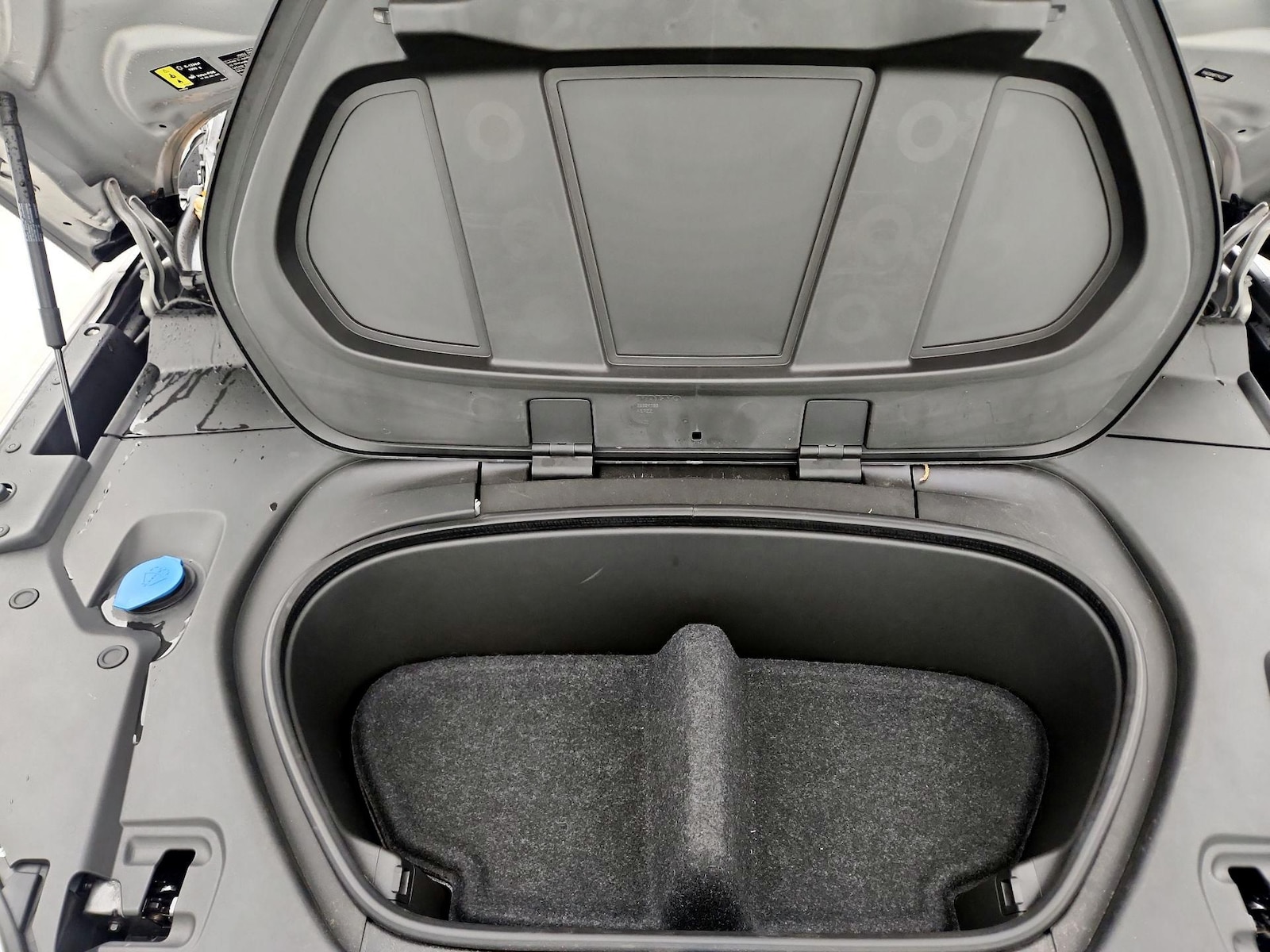 2023 Volvo XC40 Ultimate - Photo 23