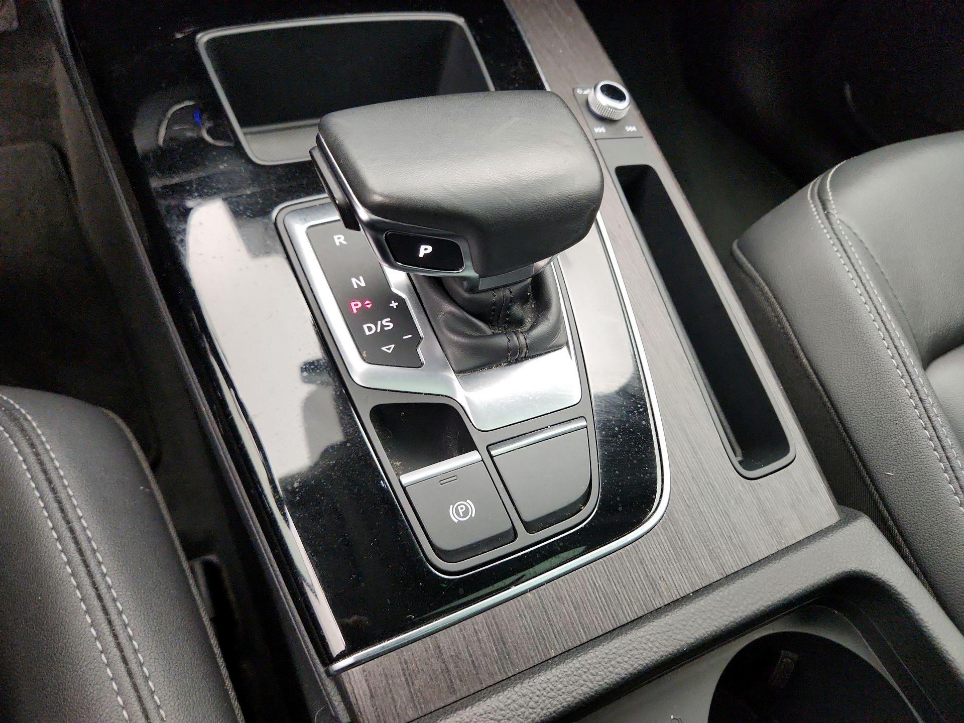 Thumbnail: 2023 Audi Q5 - 17
