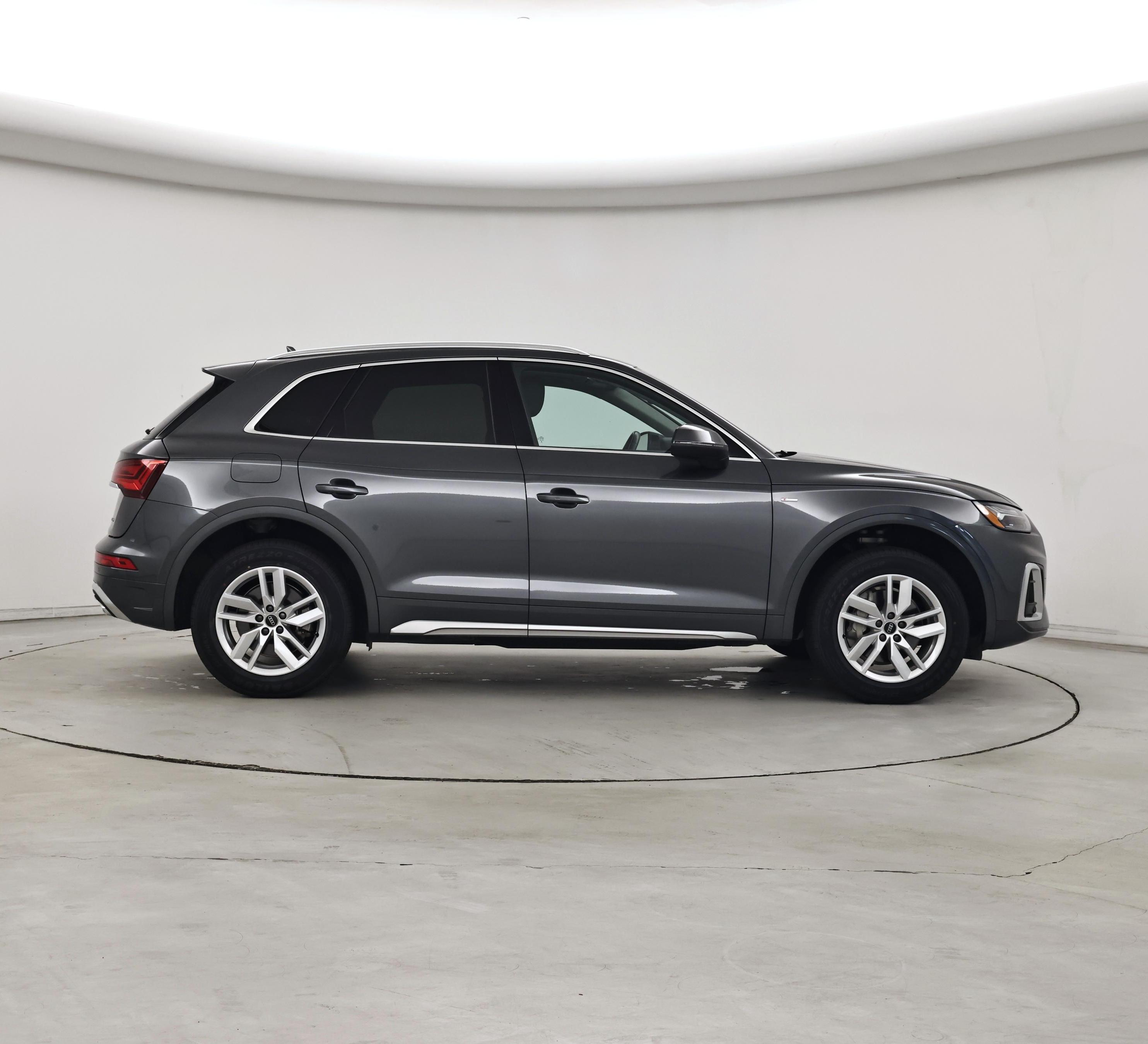 Thumbnail: 2023 Audi Q5 - 7