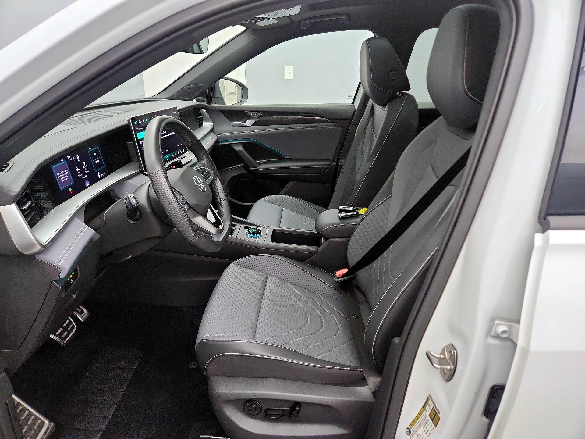 Thumbnail: 2025 Volkswagen Tiguan - 11