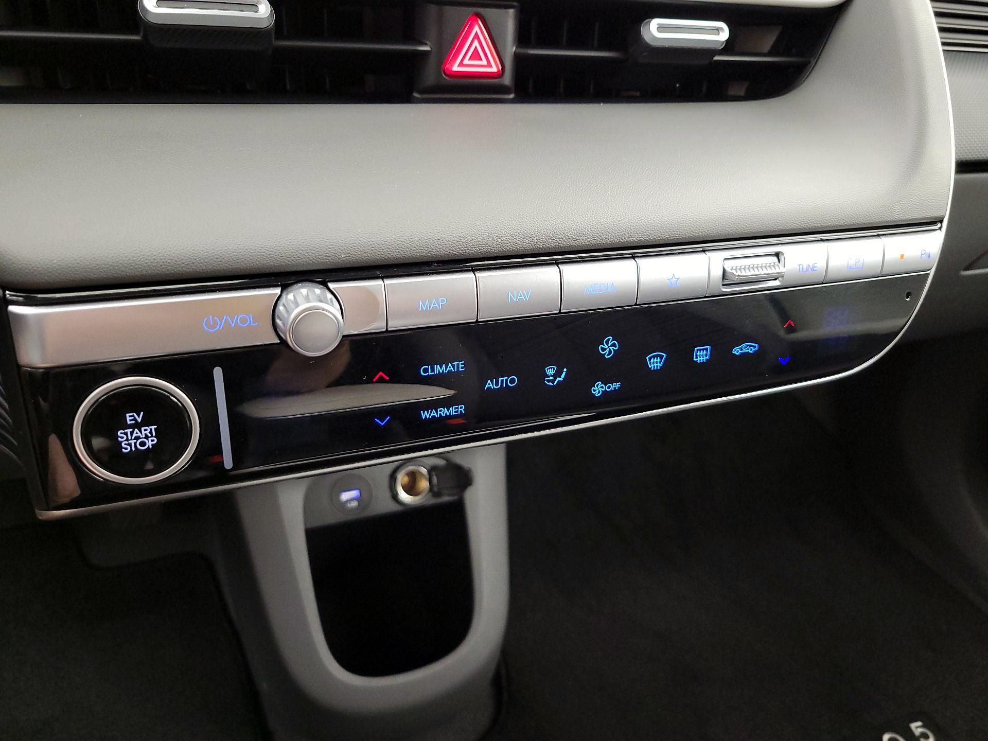 Thumbnail: 2024 Hyundai Ioniq 5 - 17