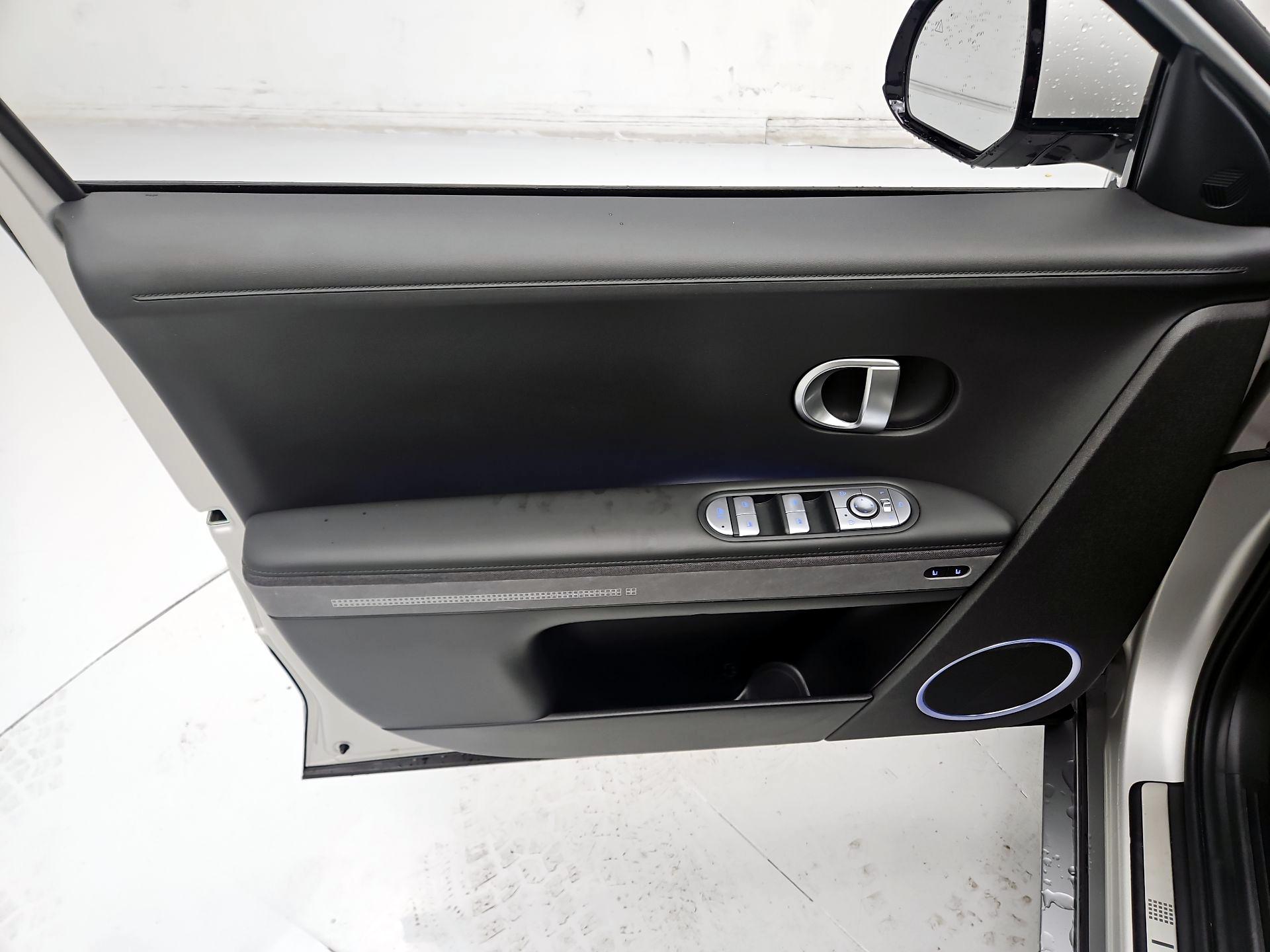 Thumbnail: 2024 Hyundai Ioniq 5 - 12