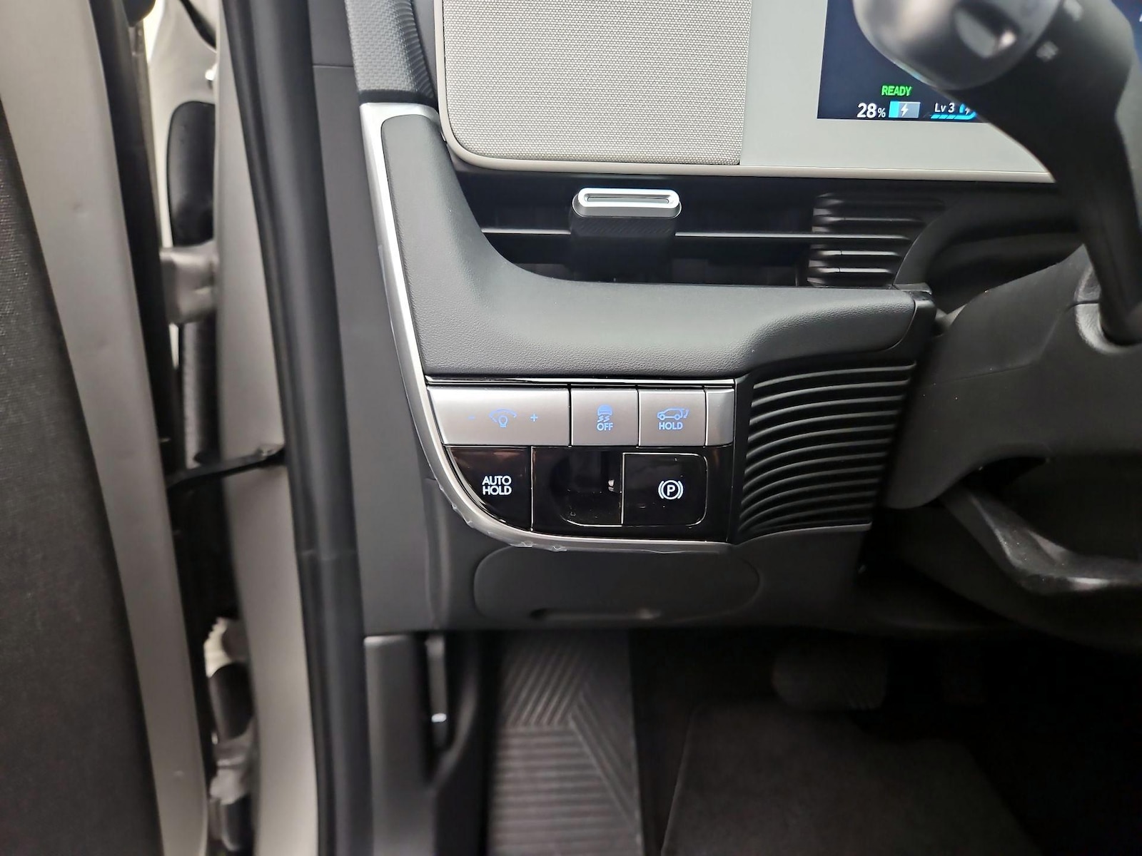 2024 Hyundai IONIQ 5 Limited - Photo 14