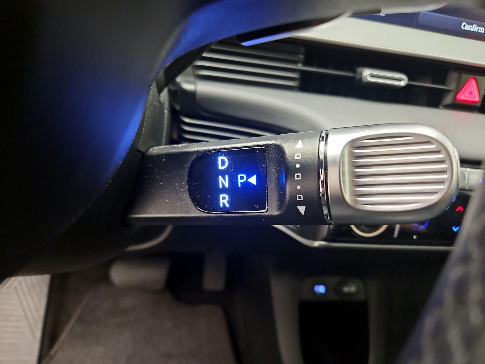 2024 Hyundai IONIQ 5 Limited - Photo 19