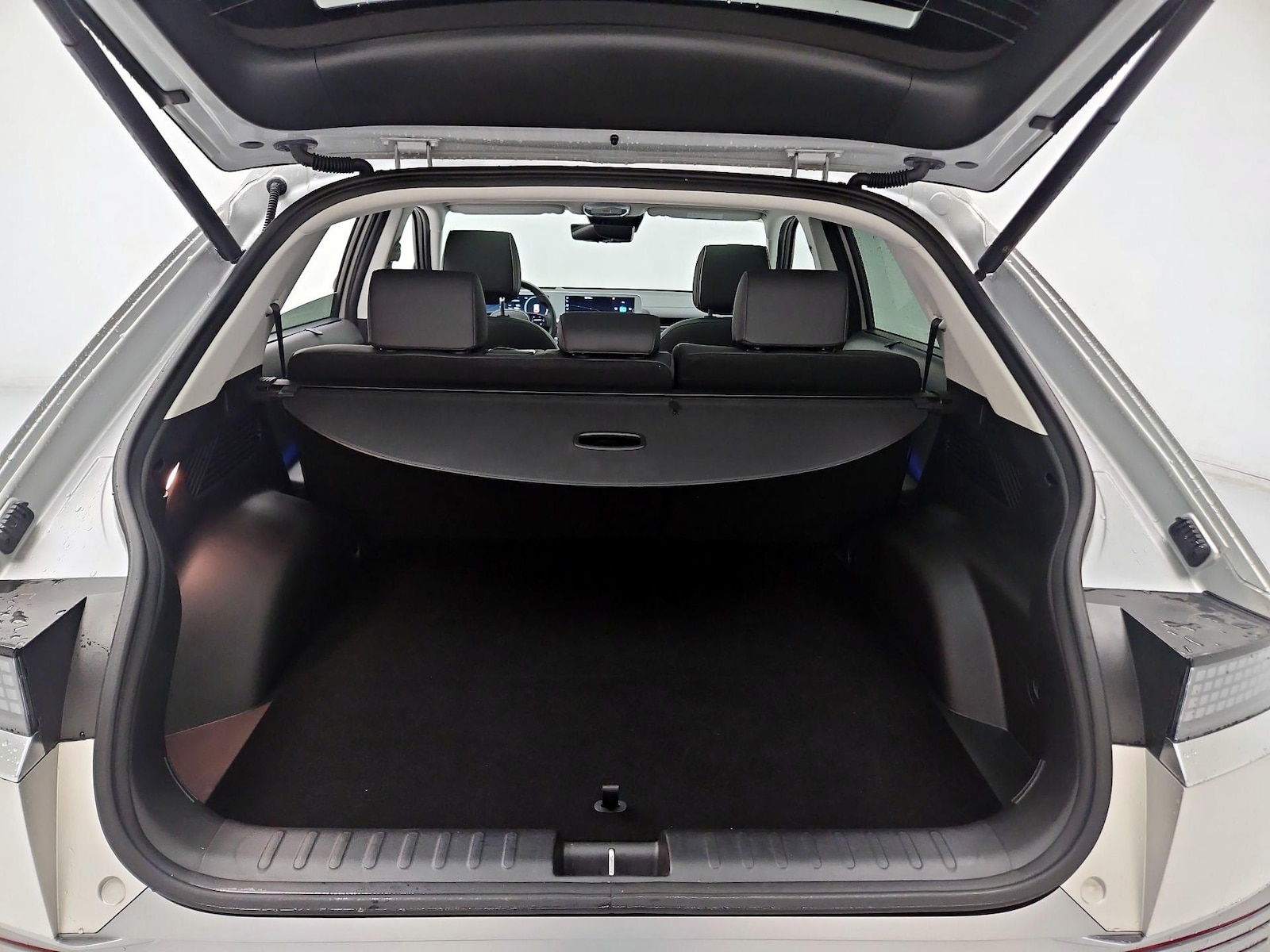 2024 Hyundai IONIQ 5 Limited - Photo 23