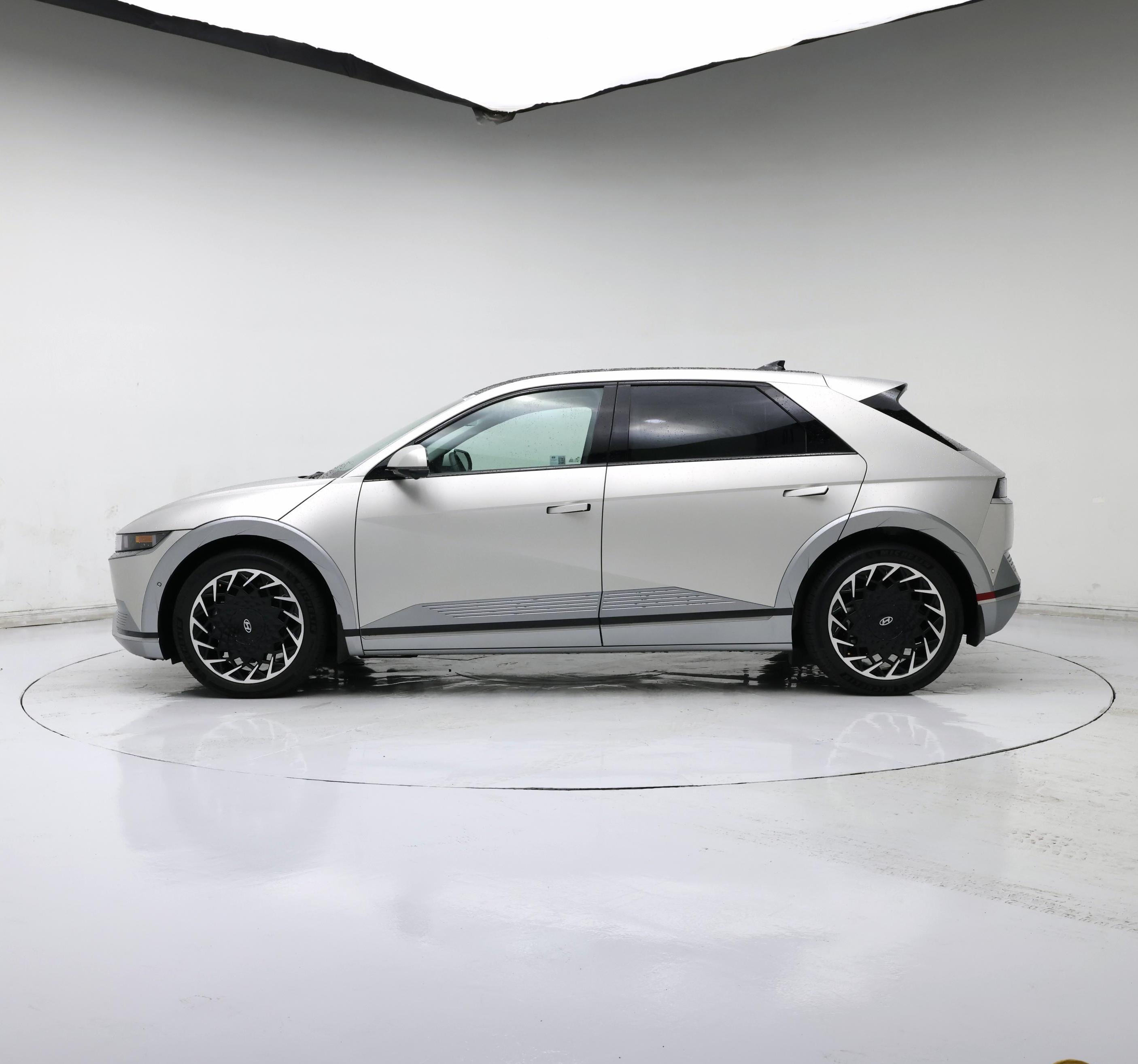 Thumbnail: 2024 Hyundai Ioniq 5 - 3