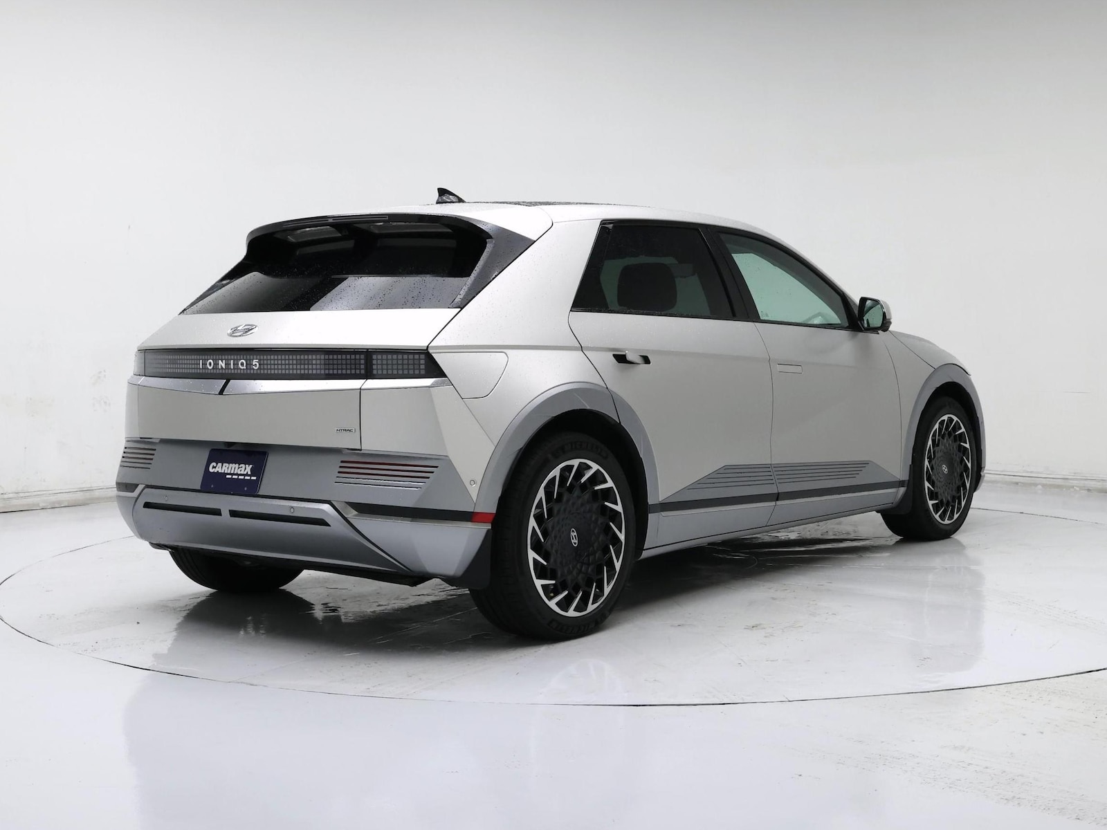 2024 Hyundai IONIQ 5 Limited - Photo 9