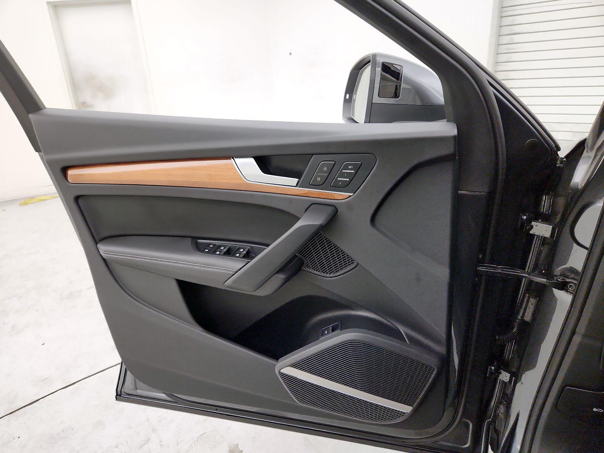 Thumbnail: 2023 Audi Q5 - 12