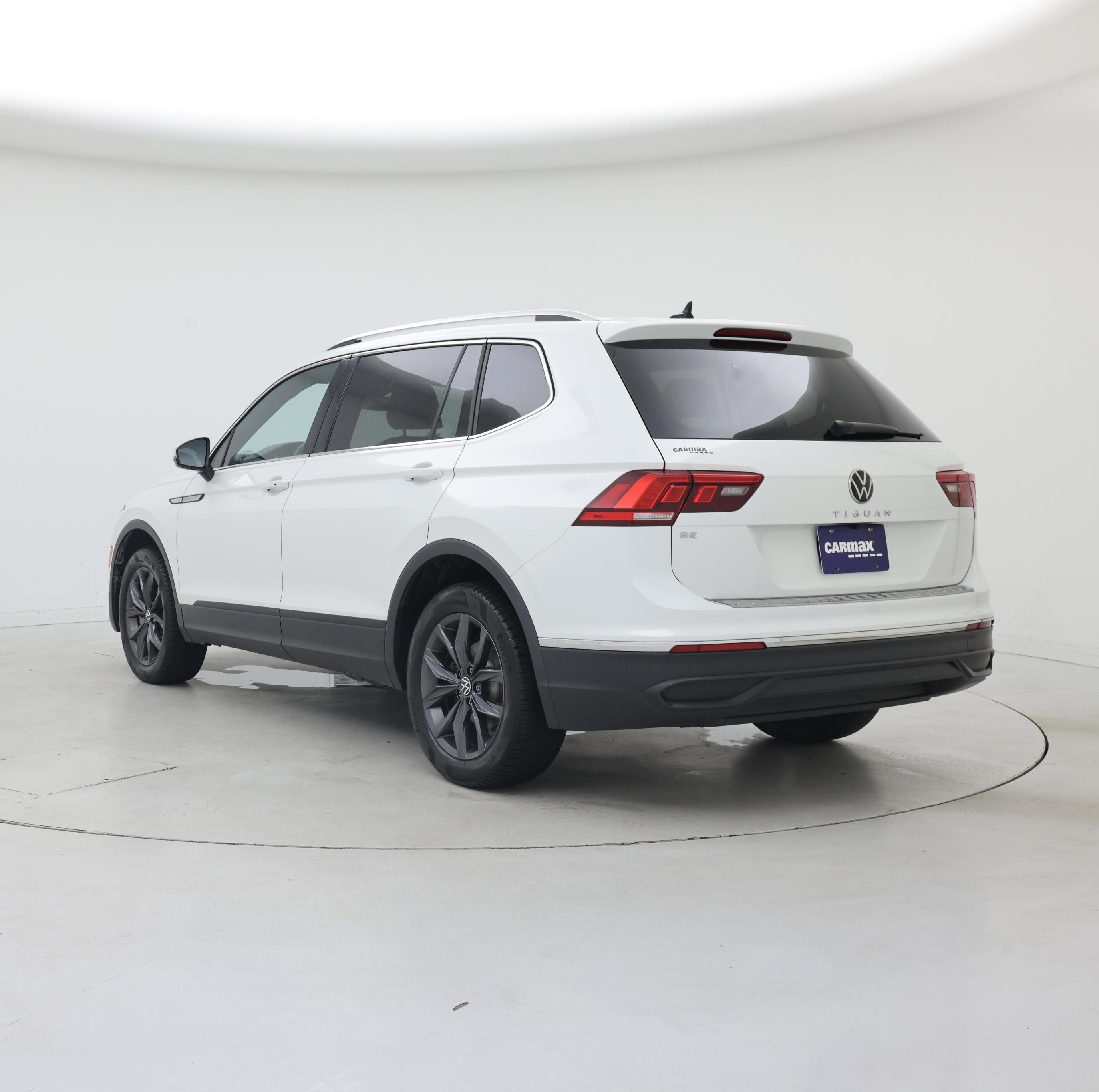 Thumbnail: 2023 Volkswagen Tiguan - 2