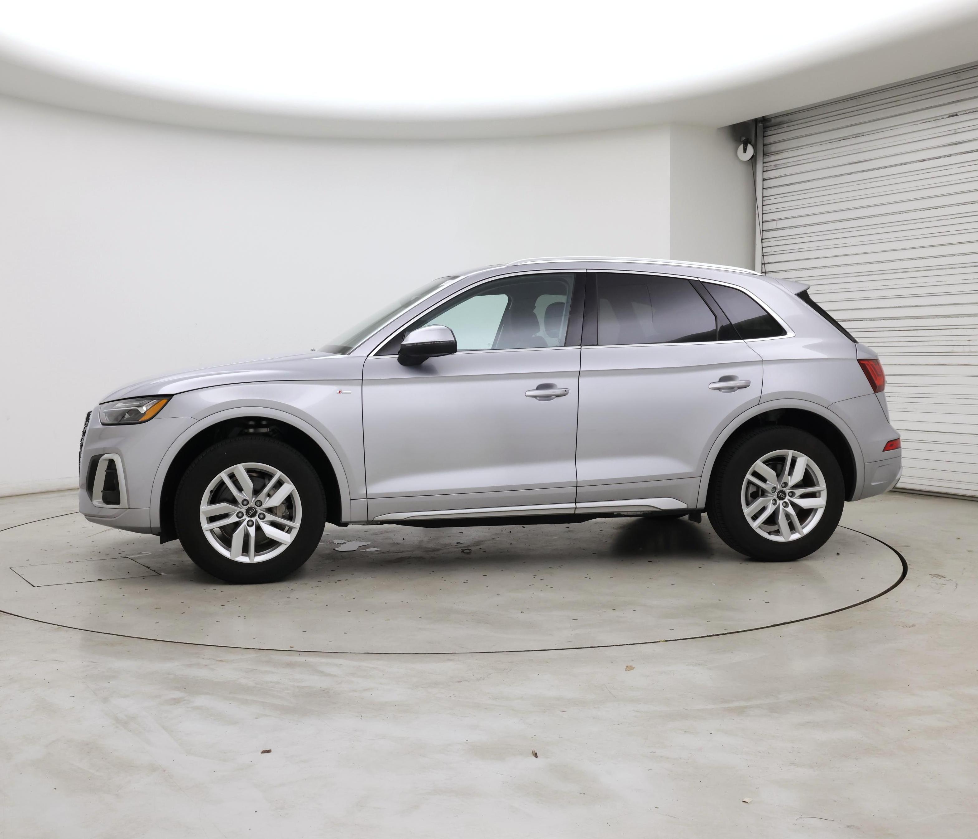 Thumbnail: 2023 Audi Q5 - 3