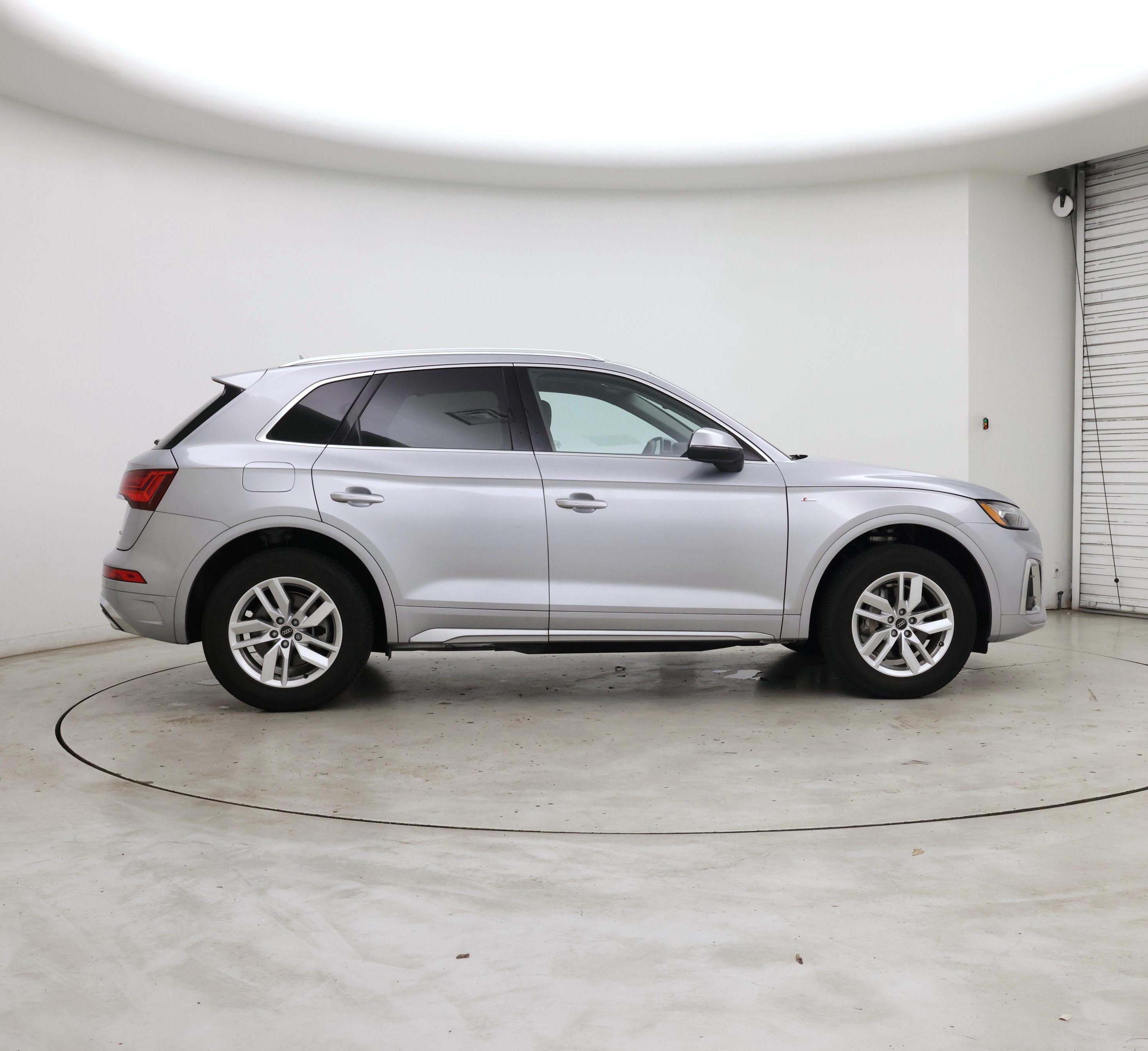 Thumbnail: 2023 Audi Q5 - 7