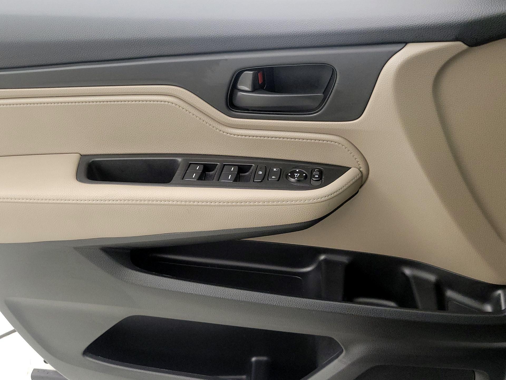 Thumbnail: 2020 Honda Odyssey - 12