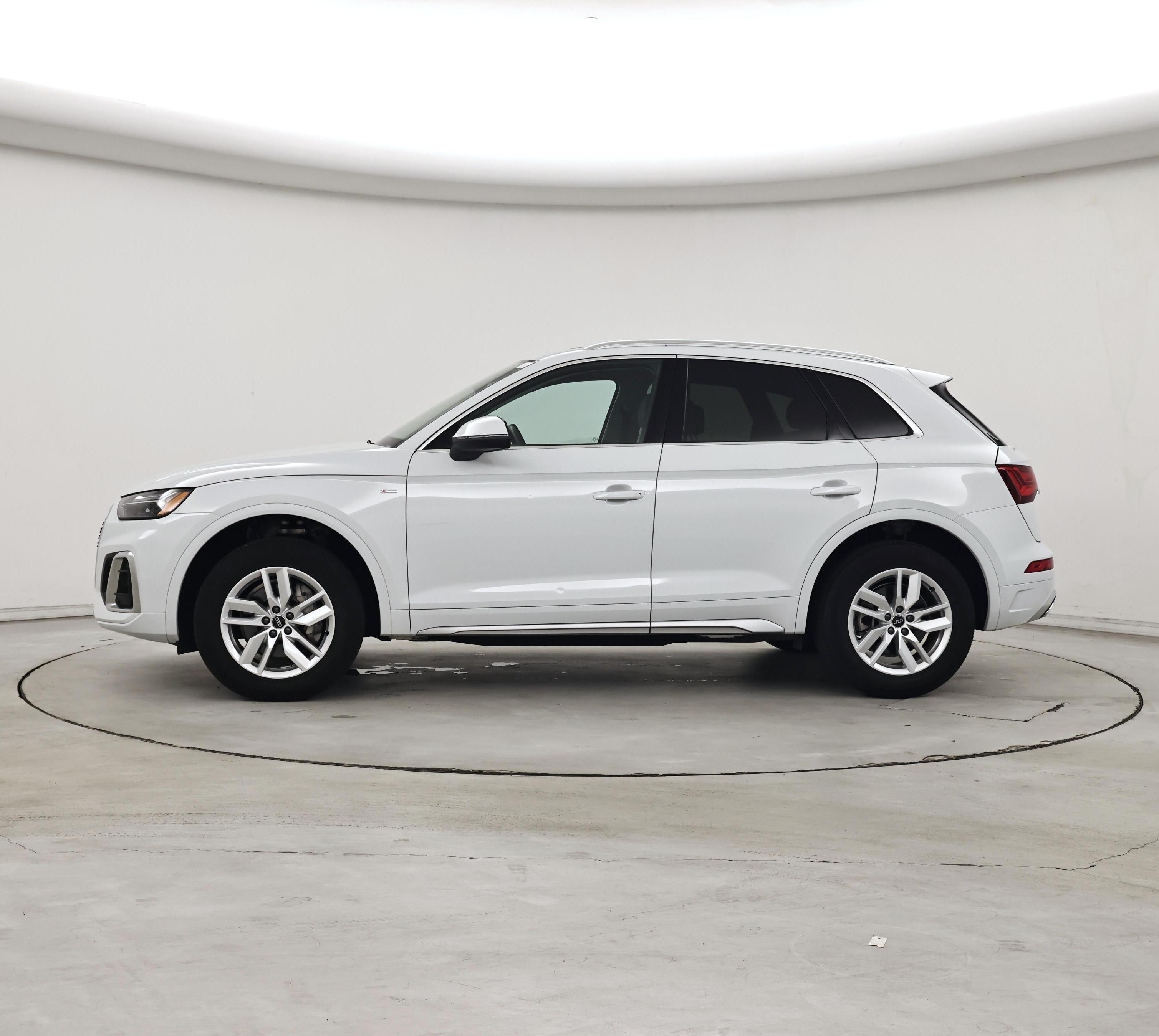 Thumbnail: 2023 Audi Q5 - 3