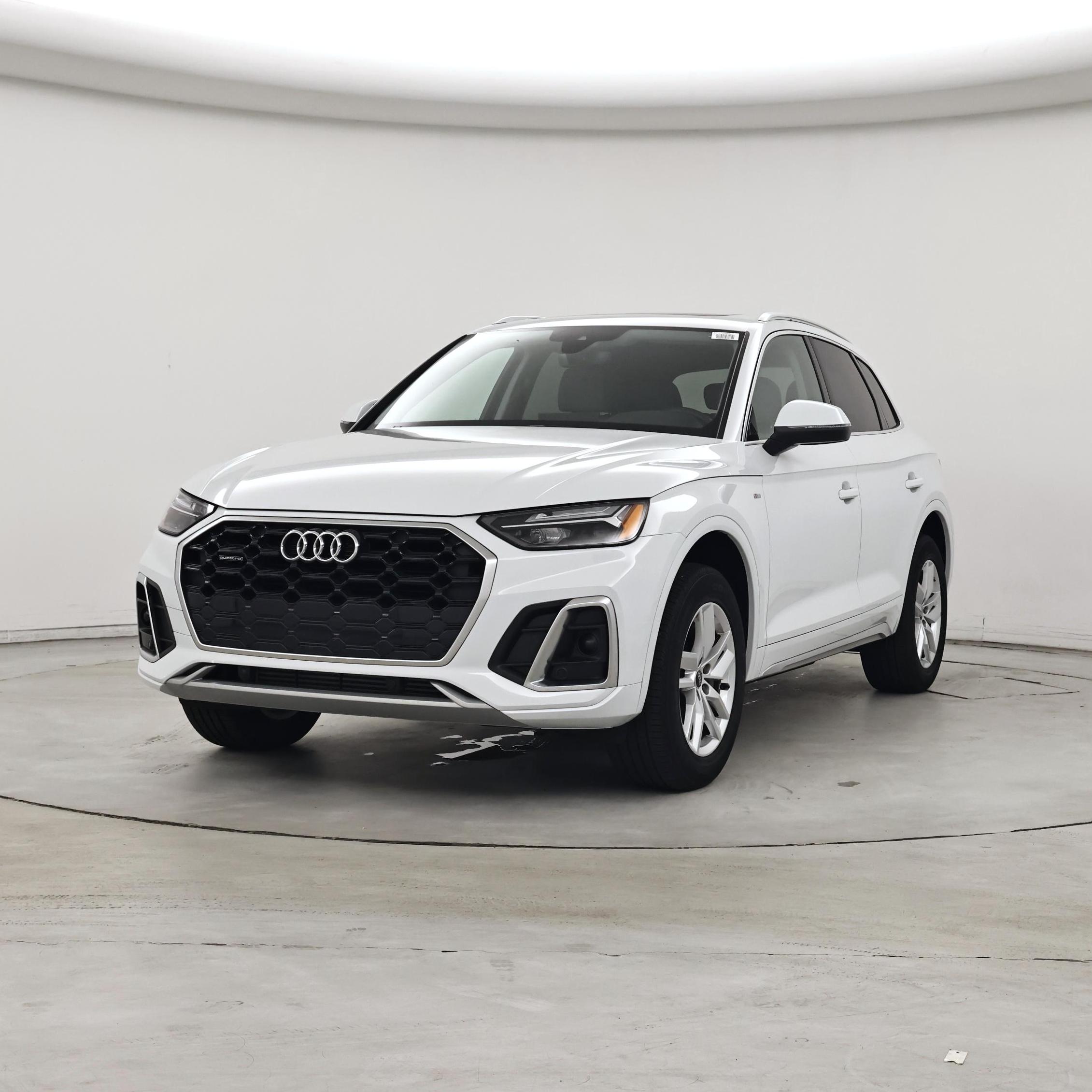 Thumbnail: 2023 Audi Q5 - 4