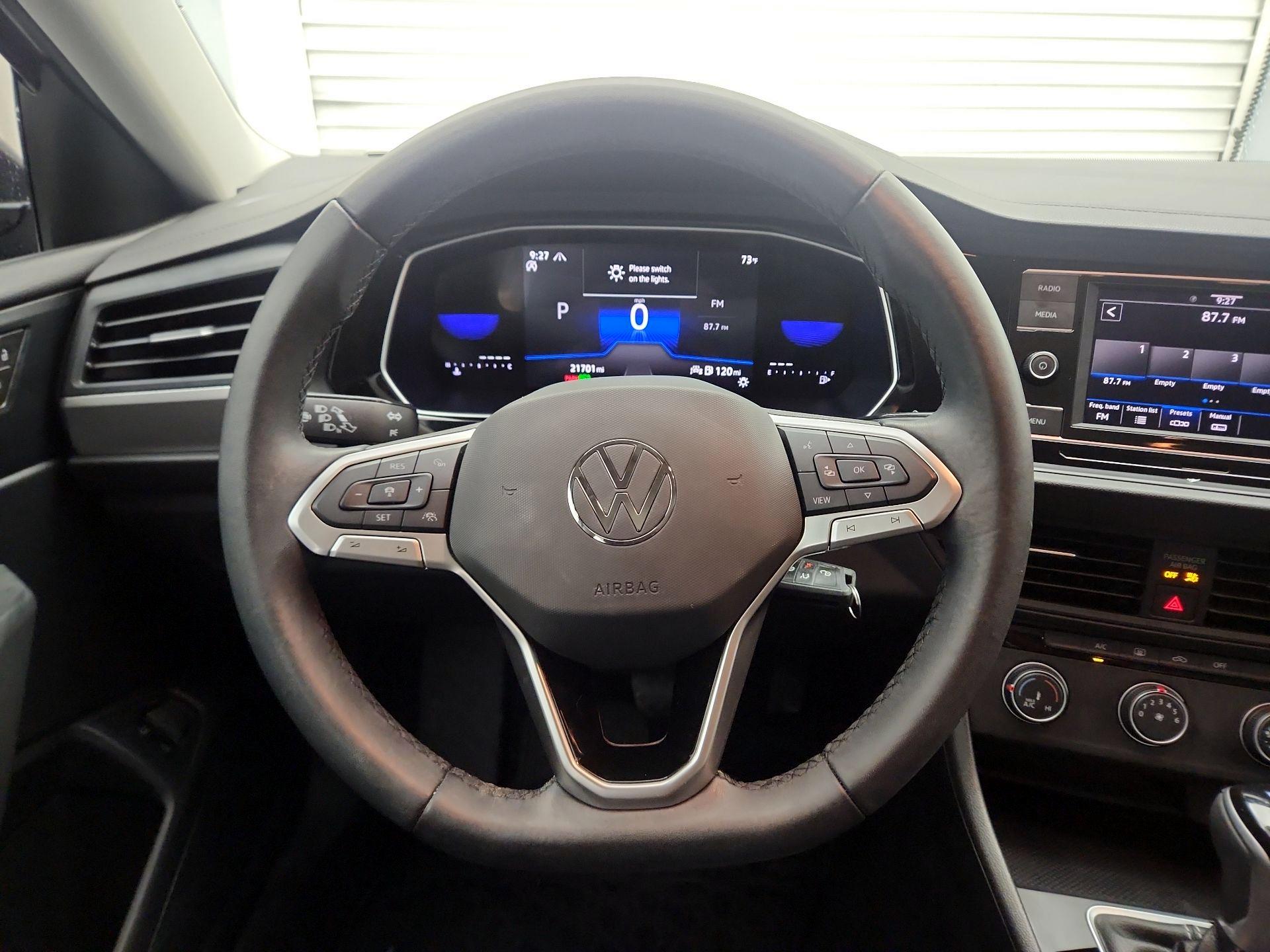 Thumbnail: 2024 Volkswagen Jetta - 10