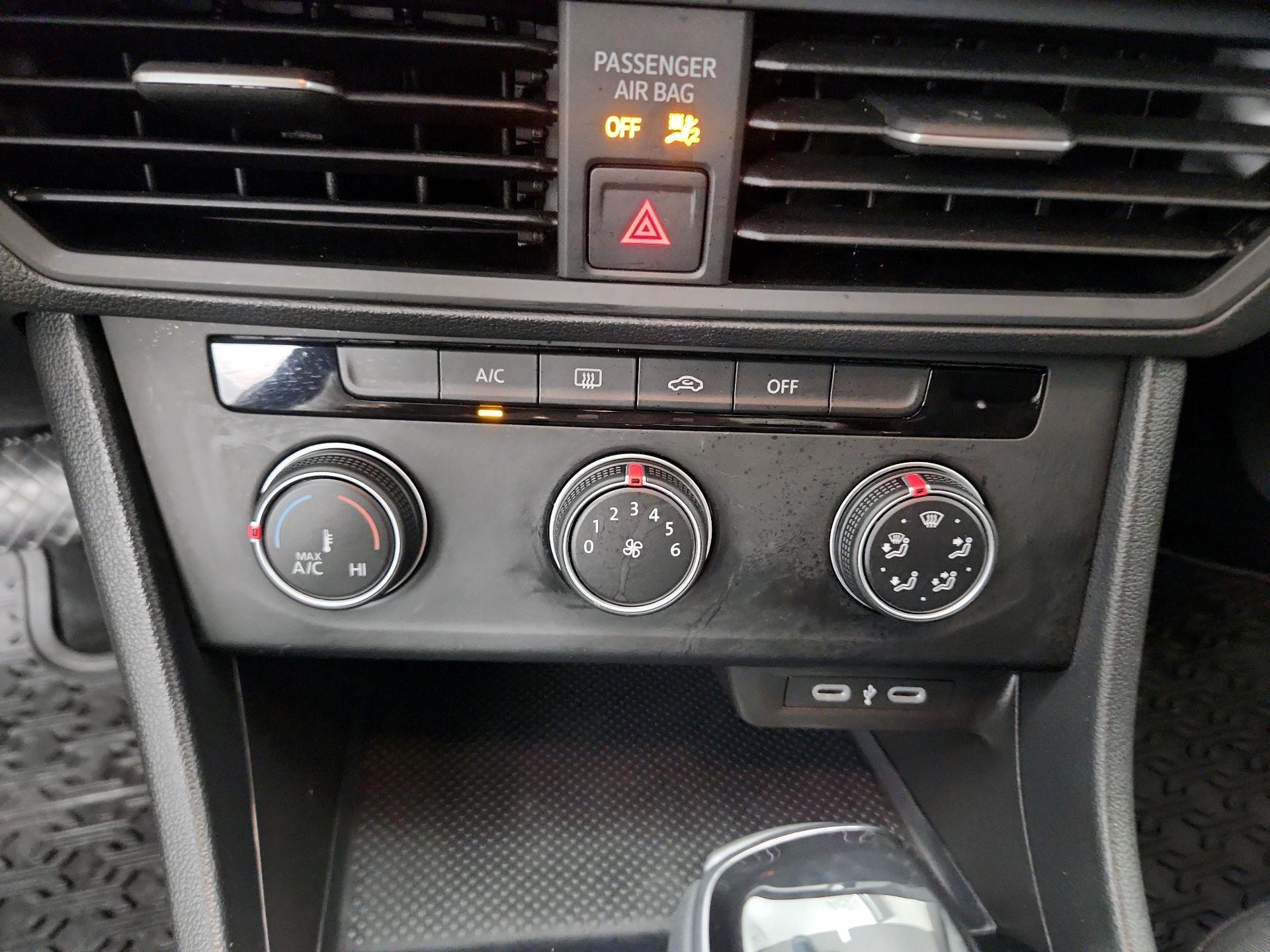 Thumbnail: 2024 Volkswagen Jetta - 16